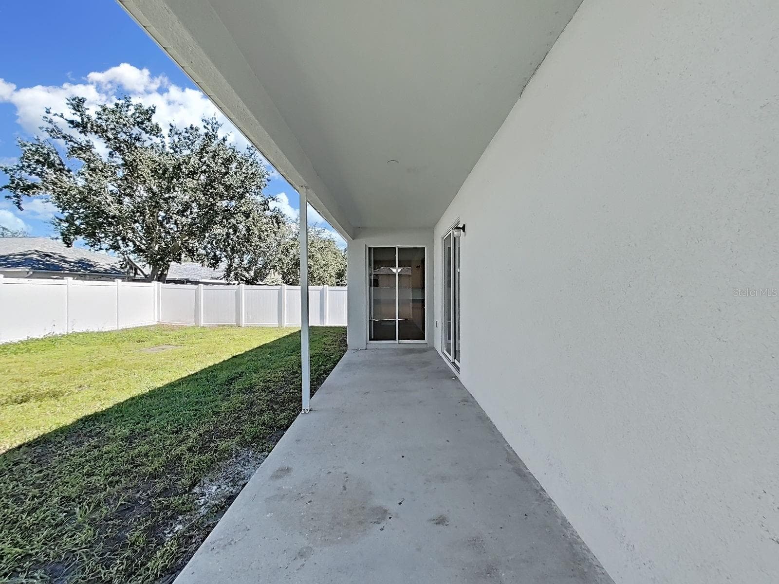 patio - 8427 CARRIAGE POINTE DR, GIBSONTON