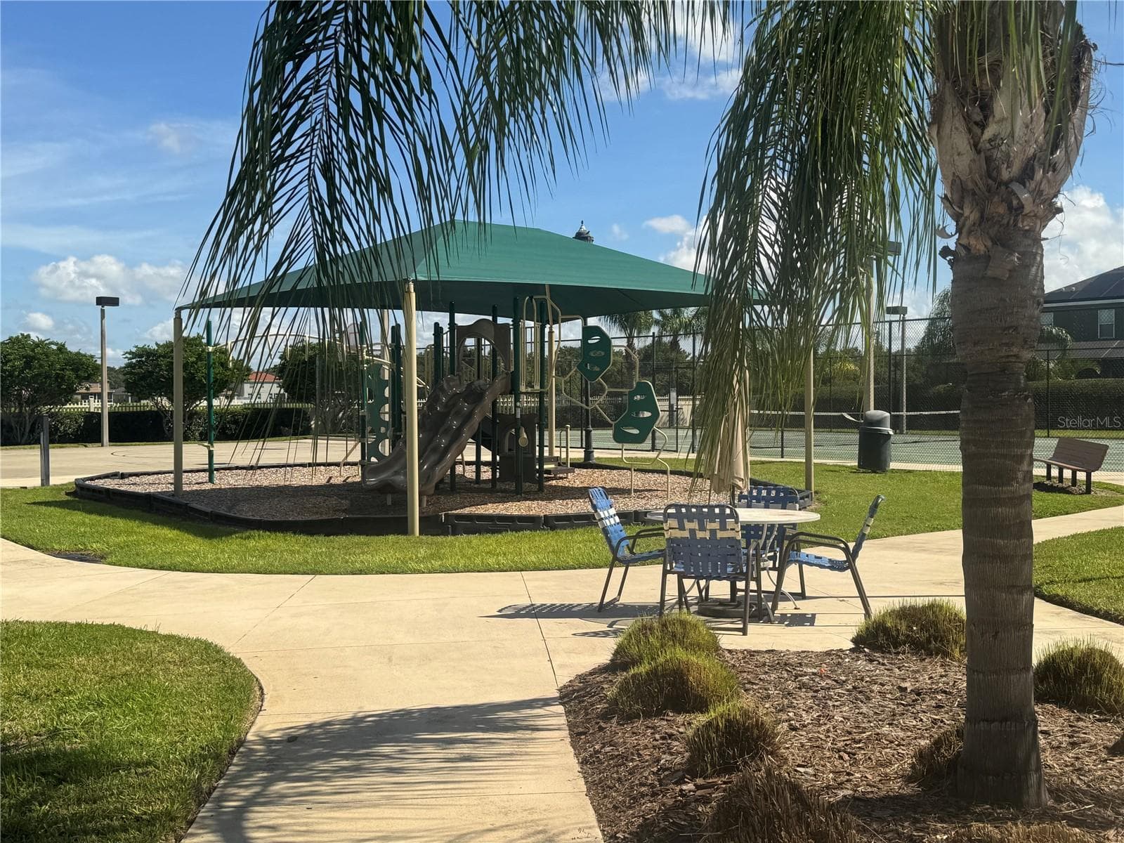 playground - 8427 CARRIAGE POINTE DR, GIBSONTON