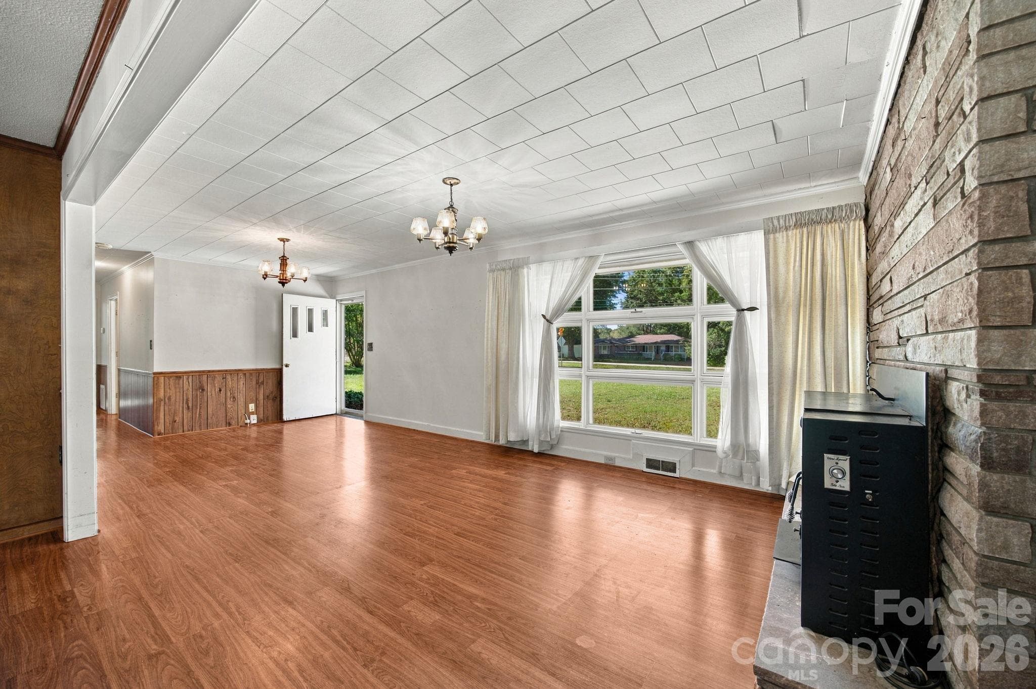 Living room - 816 Central Avenue, Locust