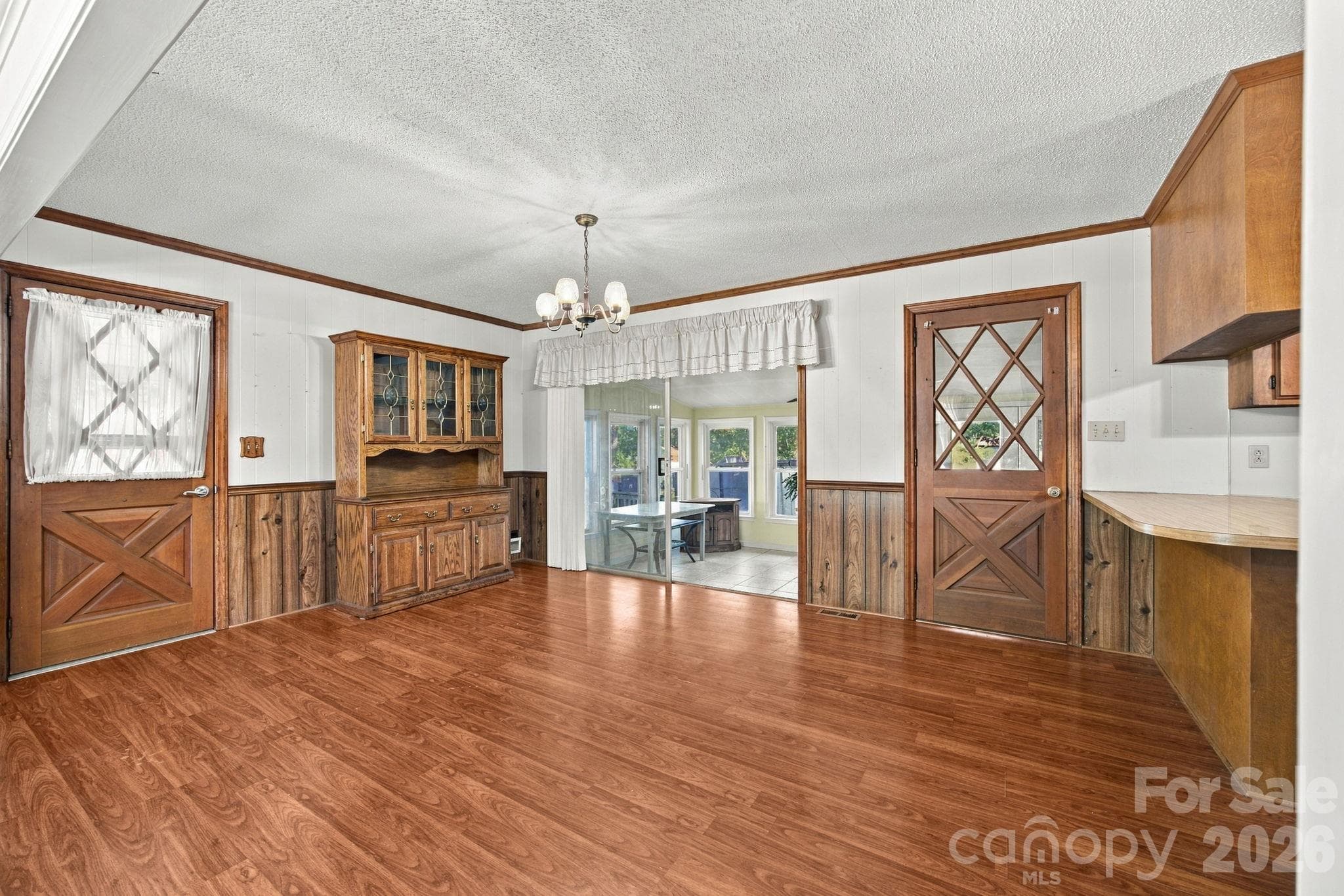 Dining room - 816 Central Avenue, Locust