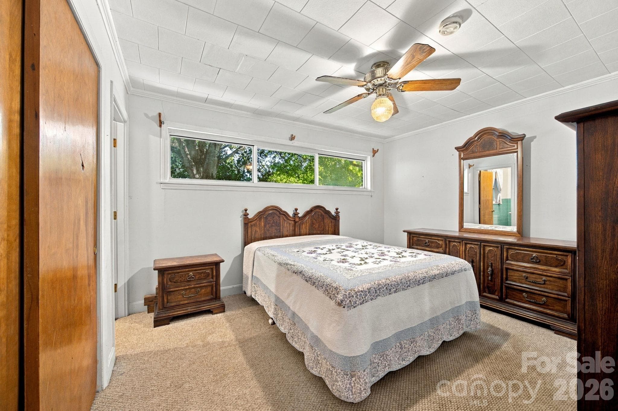 Guest room 2 - 816 Central Avenue, Locust