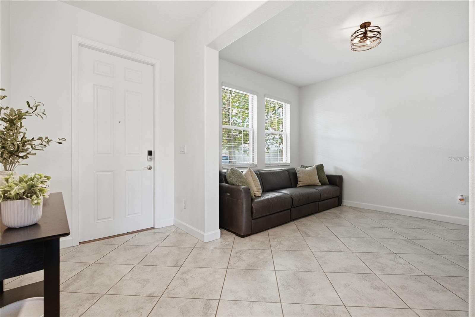 Foyer - 8960 SHADYSIDE LN, LAND O LAKES