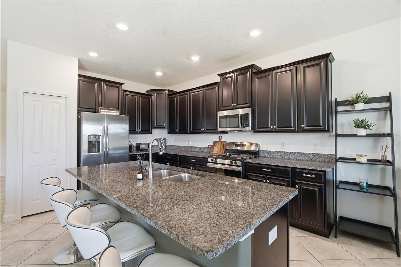 Single Family Residence at 8960 SHADYSIDE LN, LAND O LAKES, photo 16 of 51