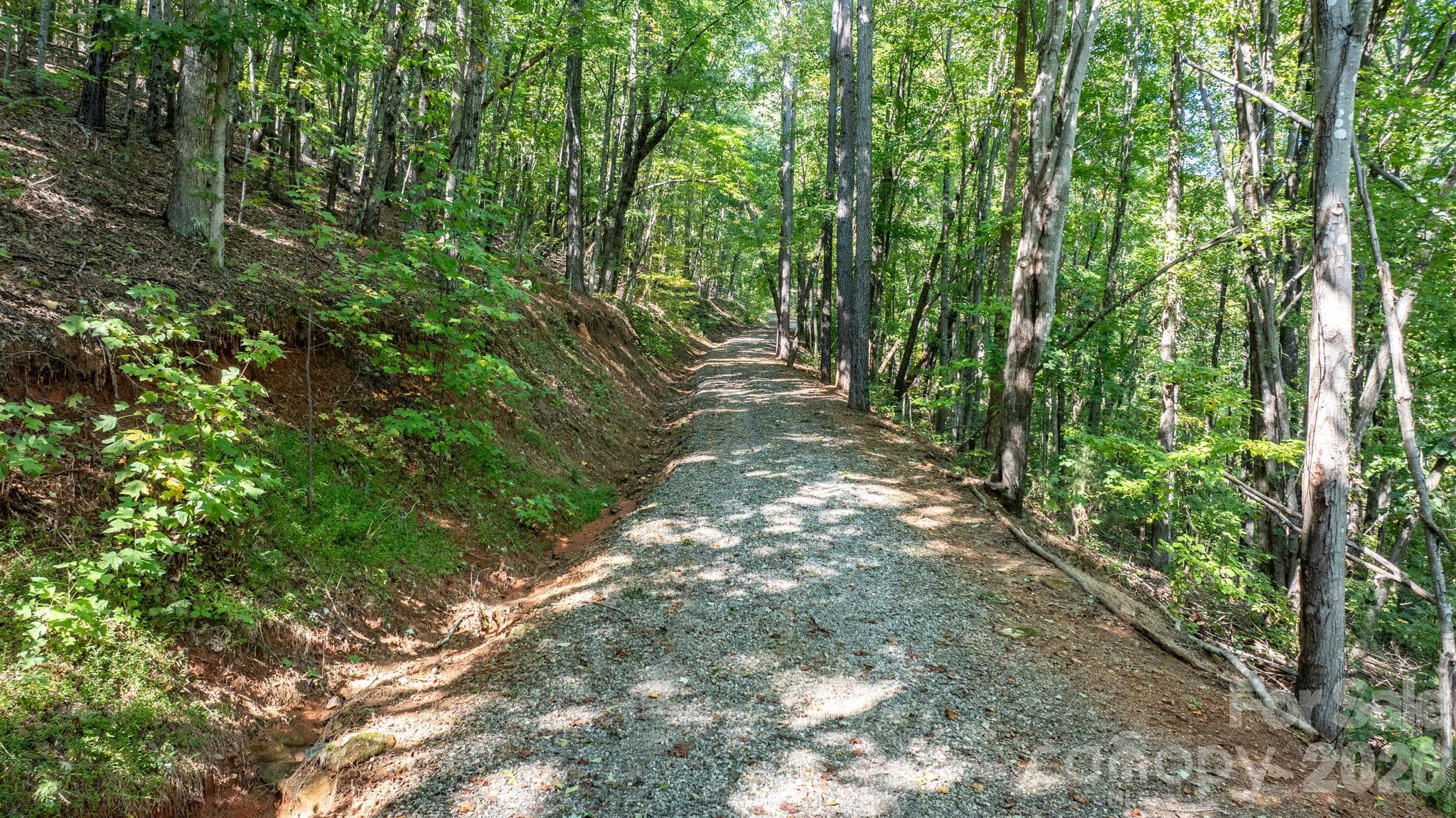 ATV road to enjoy nature - 3353 Rock Creek Road, Morganton