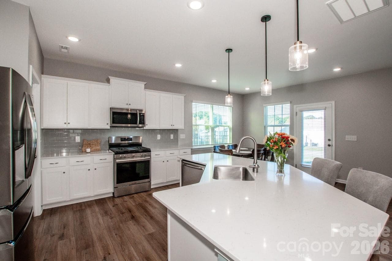 Beautiful Kitchen - 1944 Lowland Shade Court, Maiden