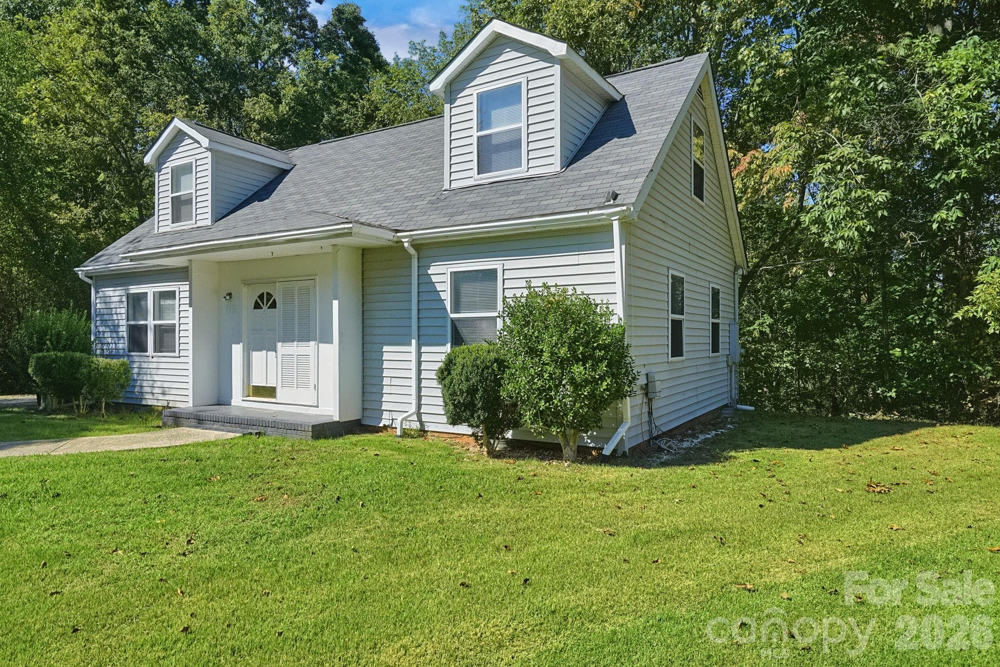 Single Family Residence at 5111 Belcamp Lane, Charlotte, photo 3 of 40