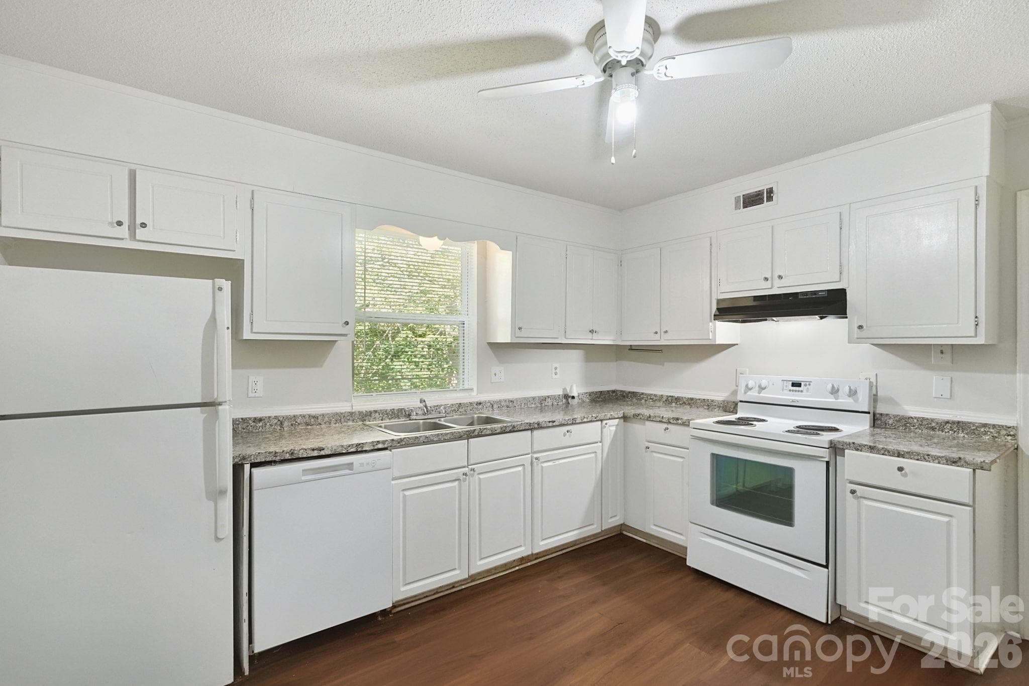 Single Family Residence at 5111 Belcamp Lane, Charlotte, photo 14 of 40