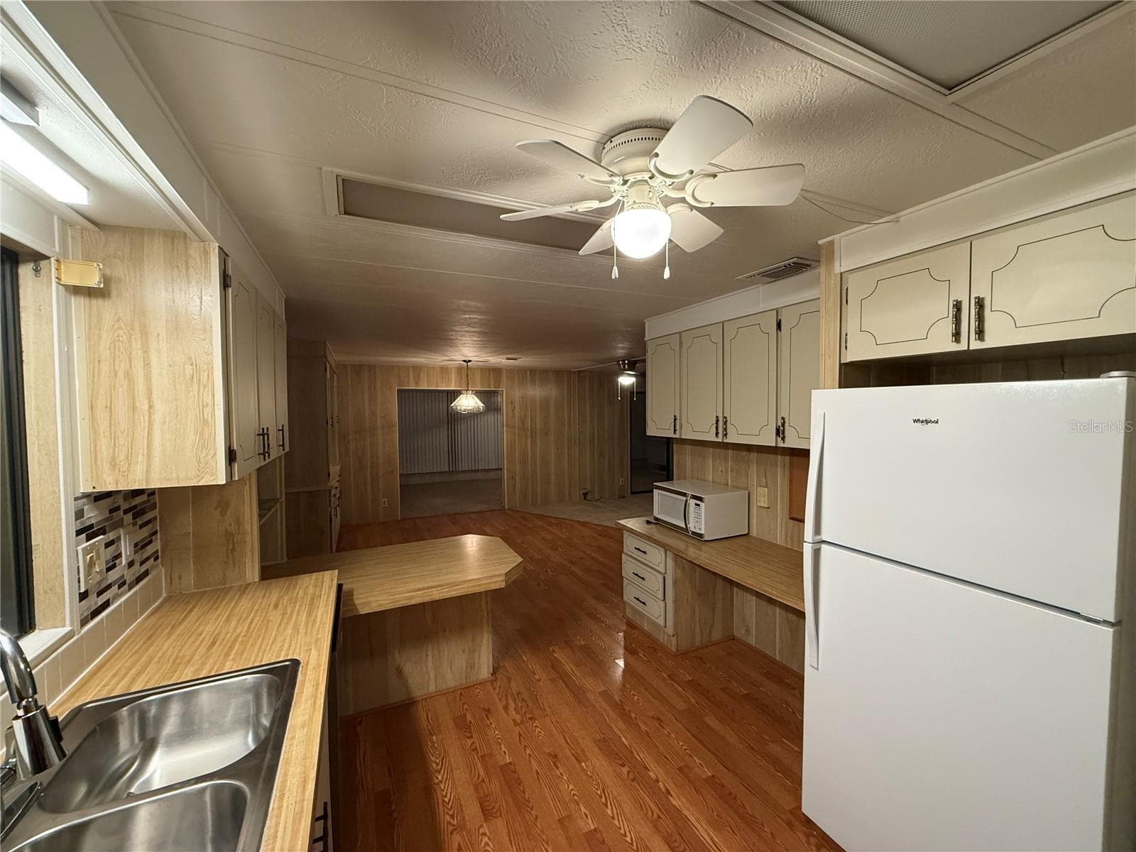 Manufactured Home at 42 ROBIN RD, WILDWOOD, photo 4 of 37