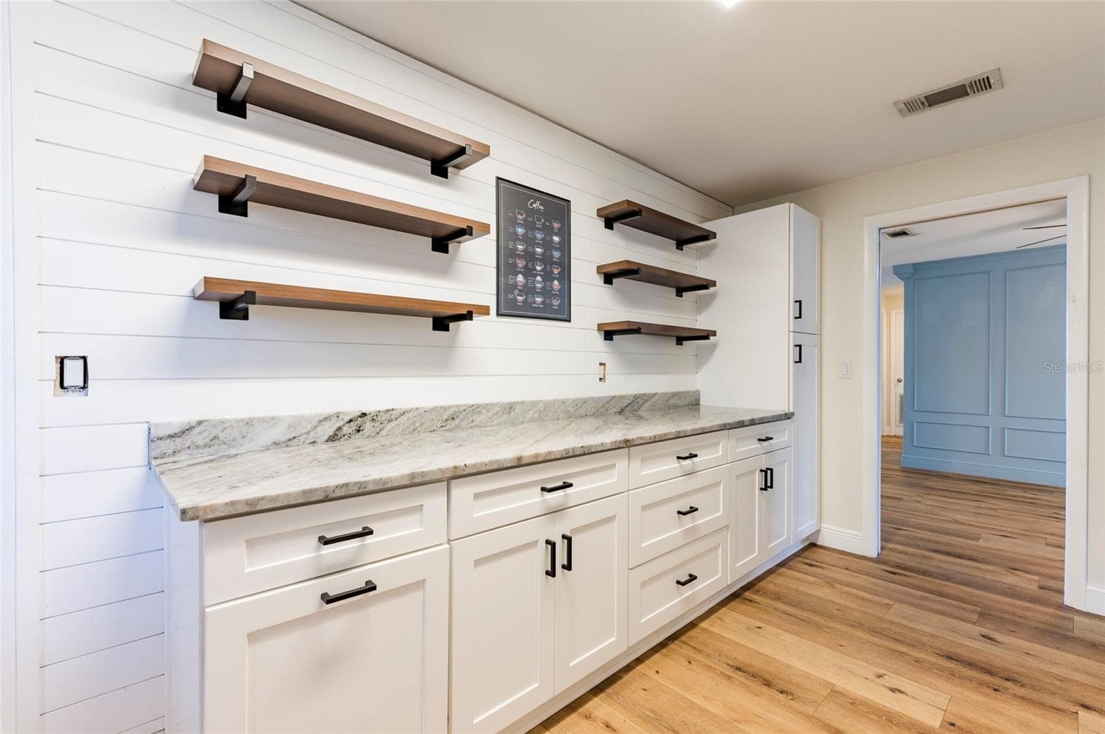 Single Family Residence at 1749 SUNSET POINT RD, CLEARWATER, photo 19 of 32