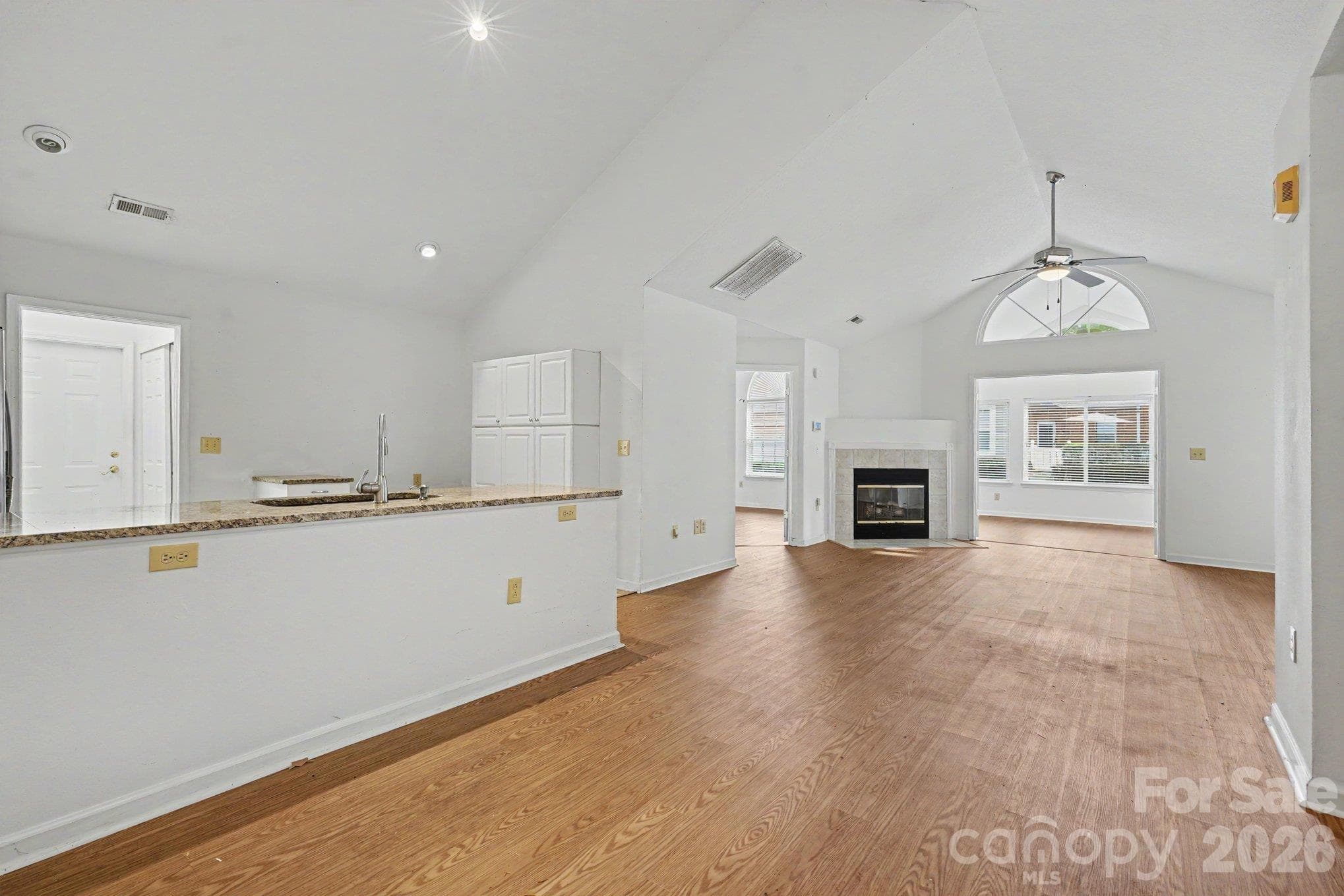 Condominium at 6809 Ledgestone Place, Charlotte, photo 6 of 38