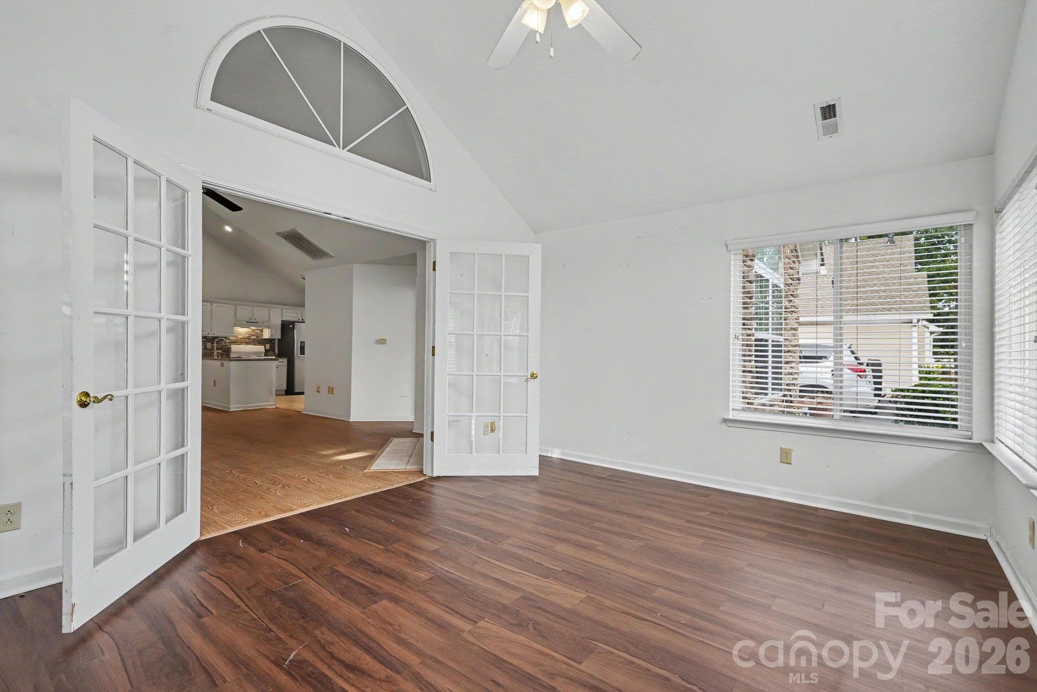 Condominium at 6809 Ledgestone Place, Charlotte, photo 9 of 38
