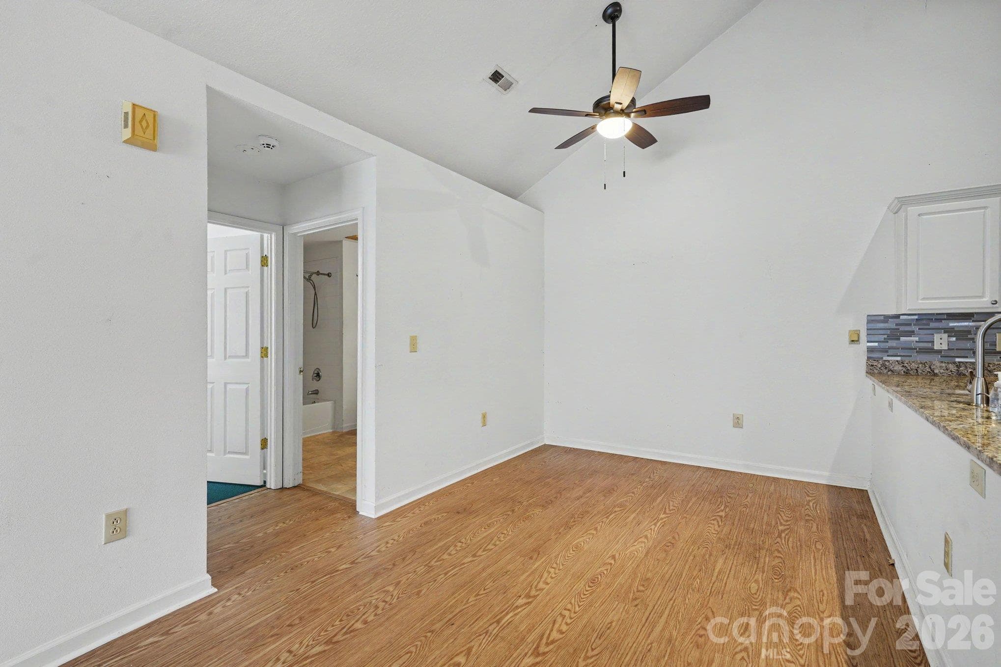 Condominium at 6809 Ledgestone Place, Charlotte, photo 14 of 38
