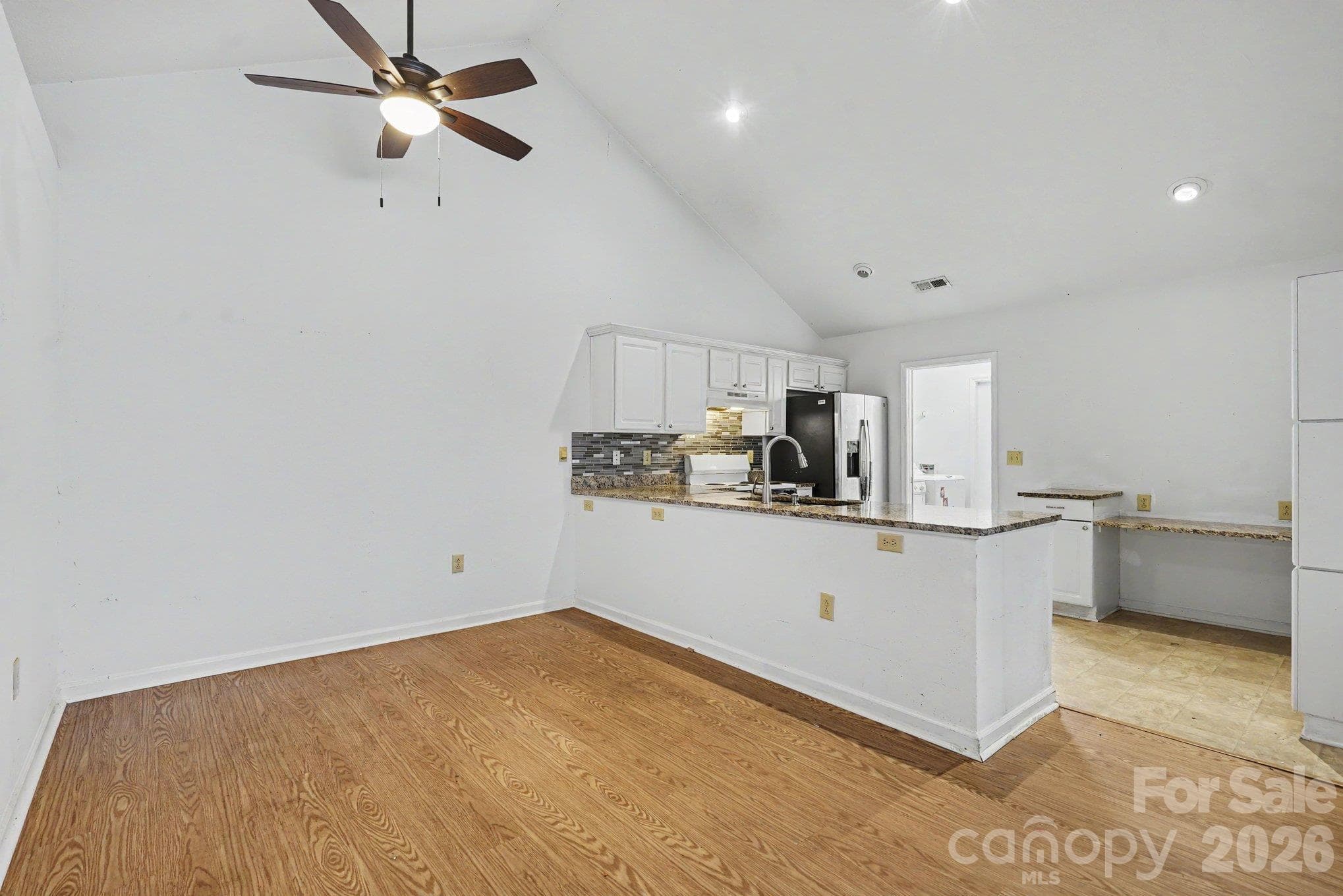 Condominium at 6809 Ledgestone Place, Charlotte, photo 15 of 38