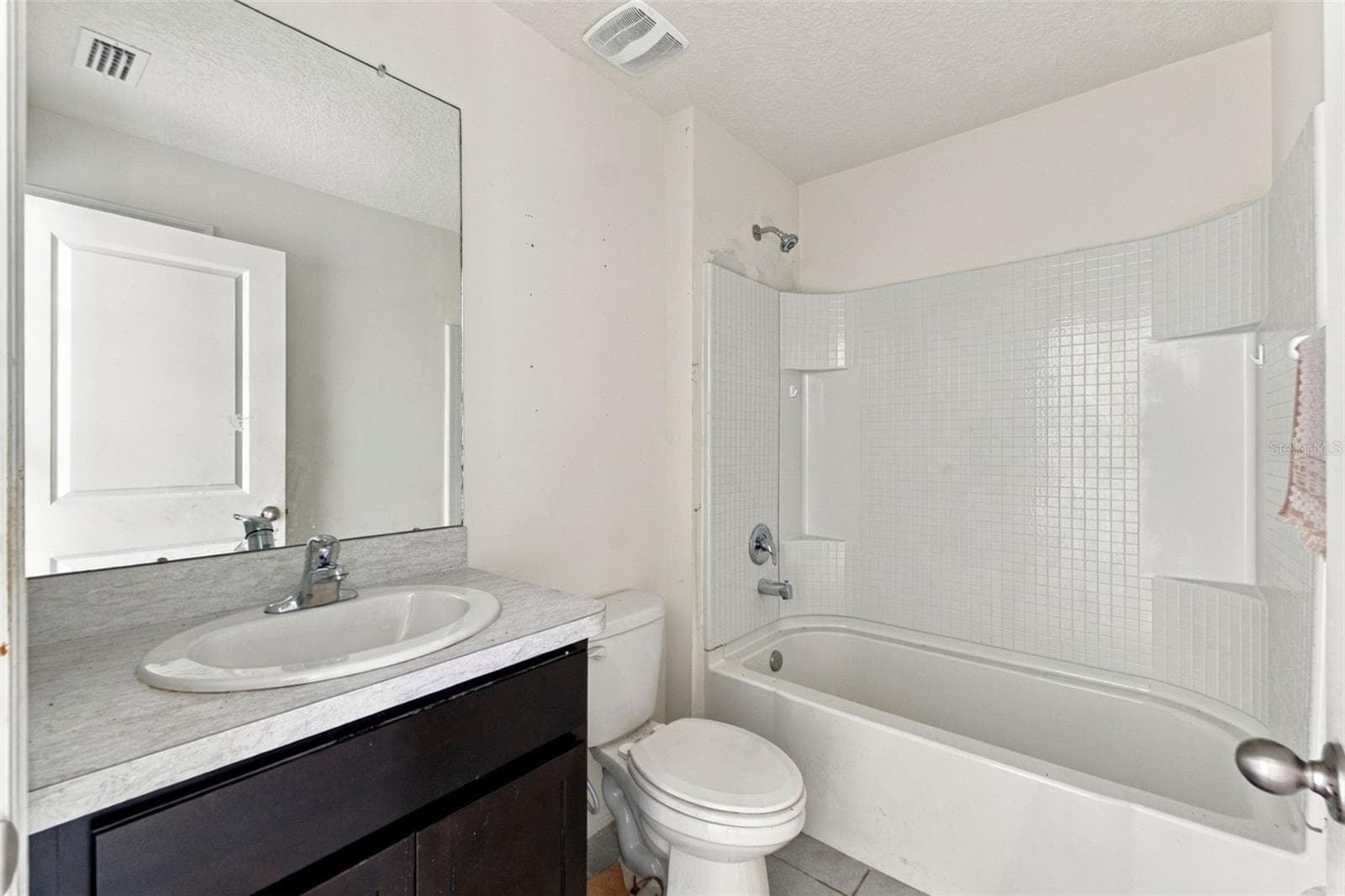 Guest bathroom - 5006 DIANTHA WAY, BROOKSVILLE