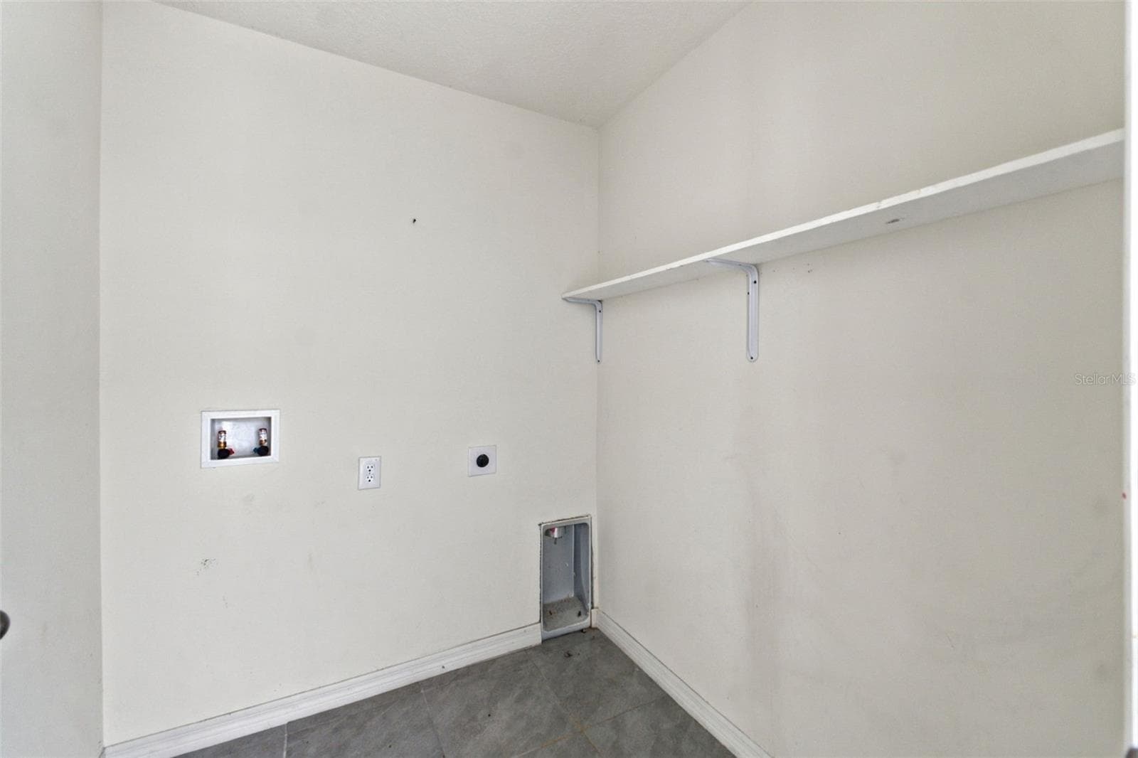 Laundry room - 5006 DIANTHA WAY, BROOKSVILLE