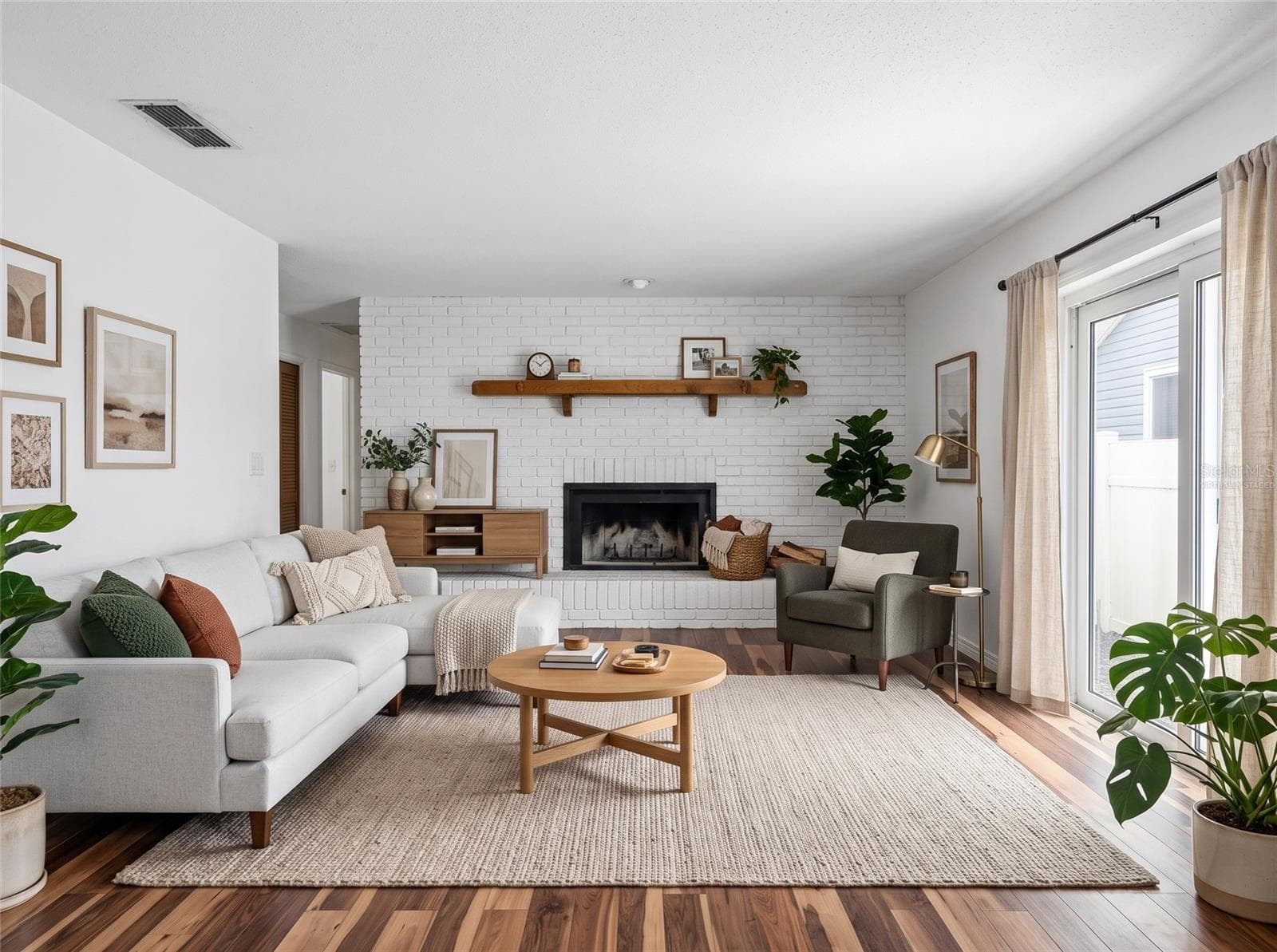 Virtually Staged - 144 8TH AVE N, ST PETERSBURG