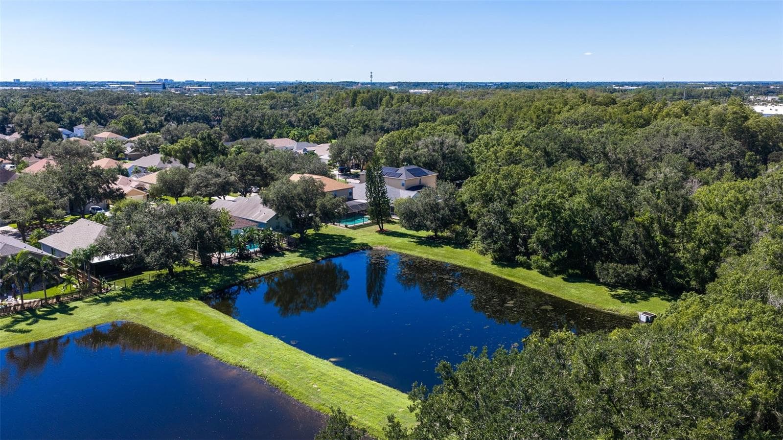 Single Family Residence at 4758 WHISPERING WIND AVE, TAMPA, photo 4 of 46