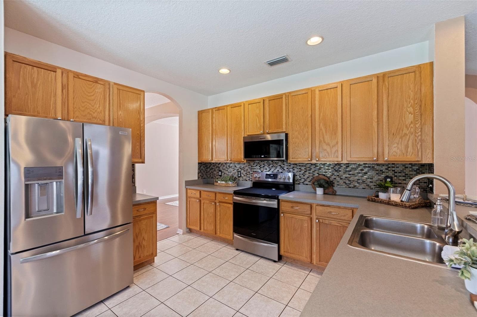 Single Family Residence at 4758 WHISPERING WIND AVE, TAMPA, photo 15 of 46