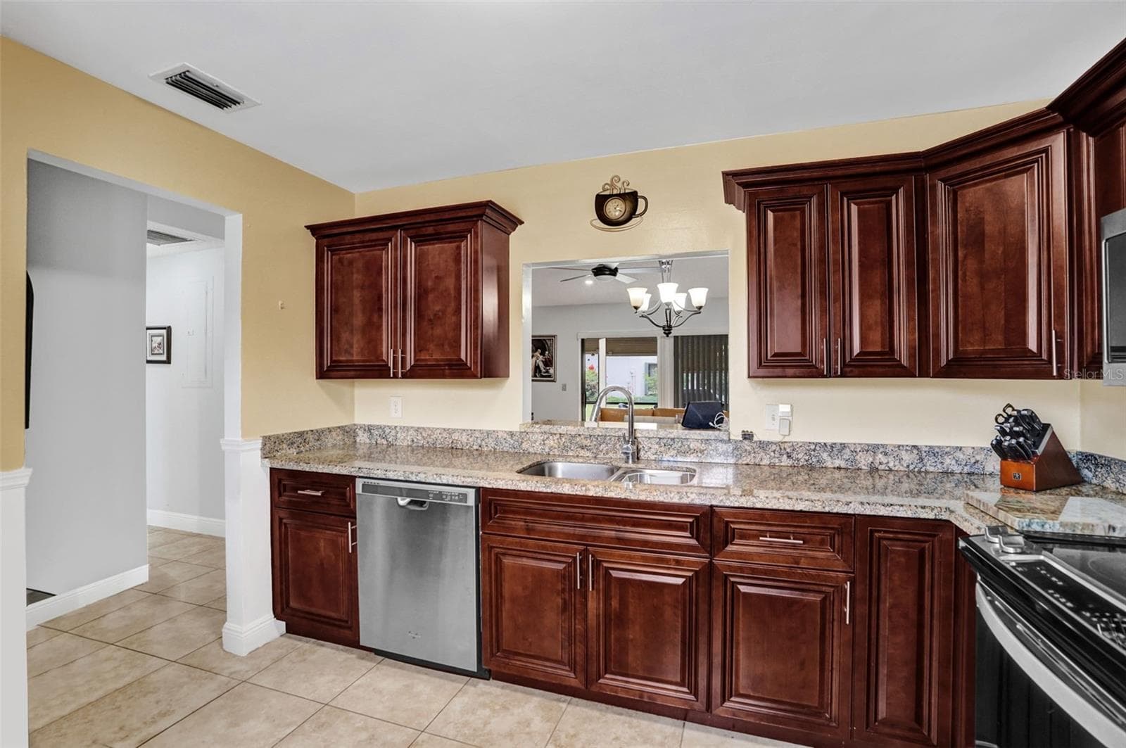Townhouse at 6120 FAIRFIELD CIR, GREENACRES, photo 3 of 16