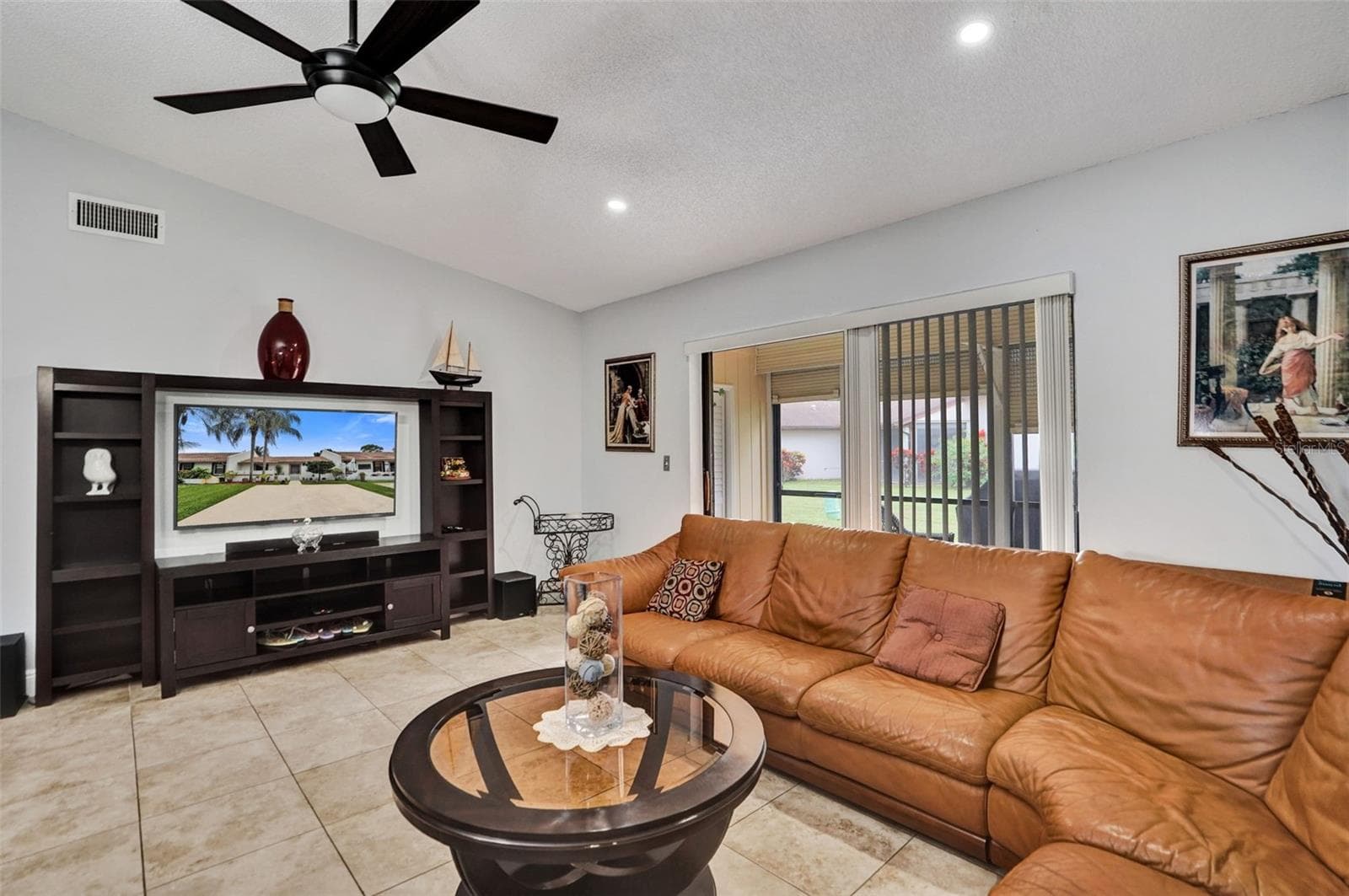 Living room - 6120 FAIRFIELD CIR, GREENACRES