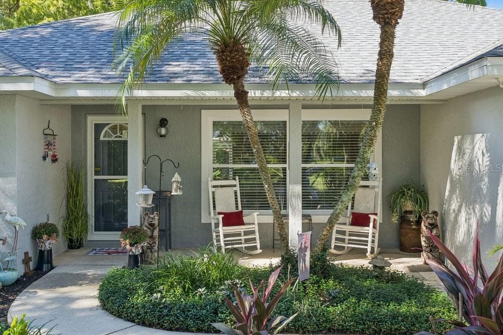 Welcoming porch and entryway - 30749 GLENN DR, TAVARES