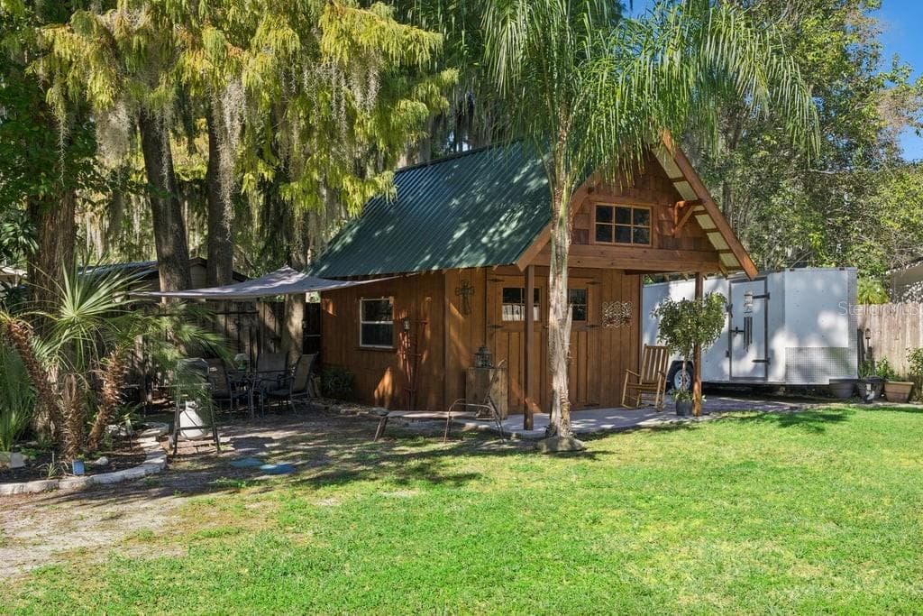 Large workshop for all your hobbies - 30749 GLENN DR, TAVARES
