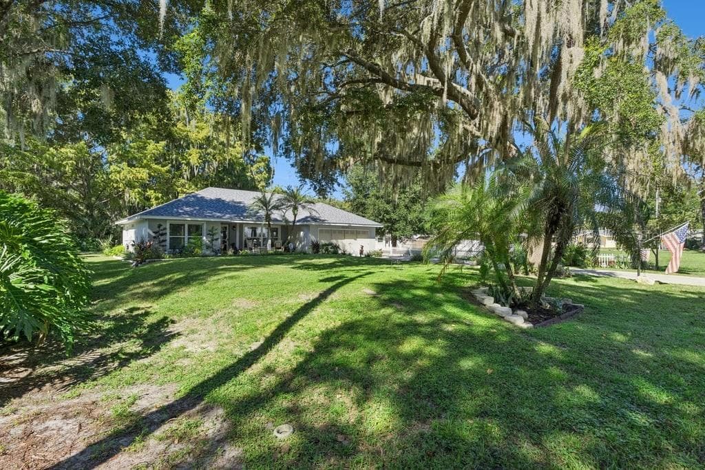 Single Family Residence at 30749 GLENN DR, TAVARES, photo 40 of 48