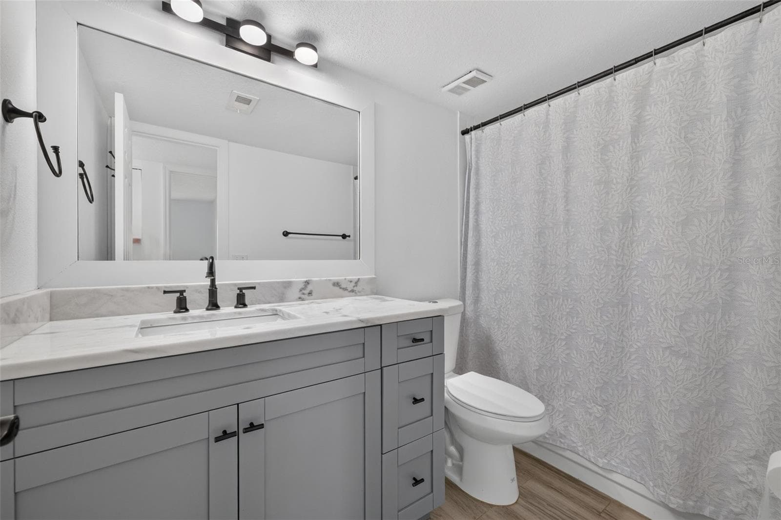 Condominium at 2400 FEATHER SOUND DR #1121, CLEARWATER, photo 19 of 35