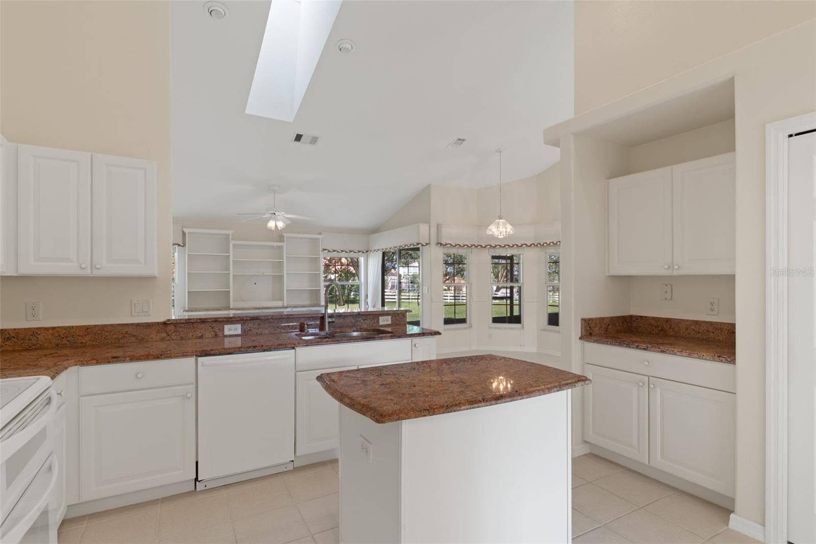 Single Family Residence at 1144 E WHIRL AWAY CIR, INVERNESS, photo 15 of 59
