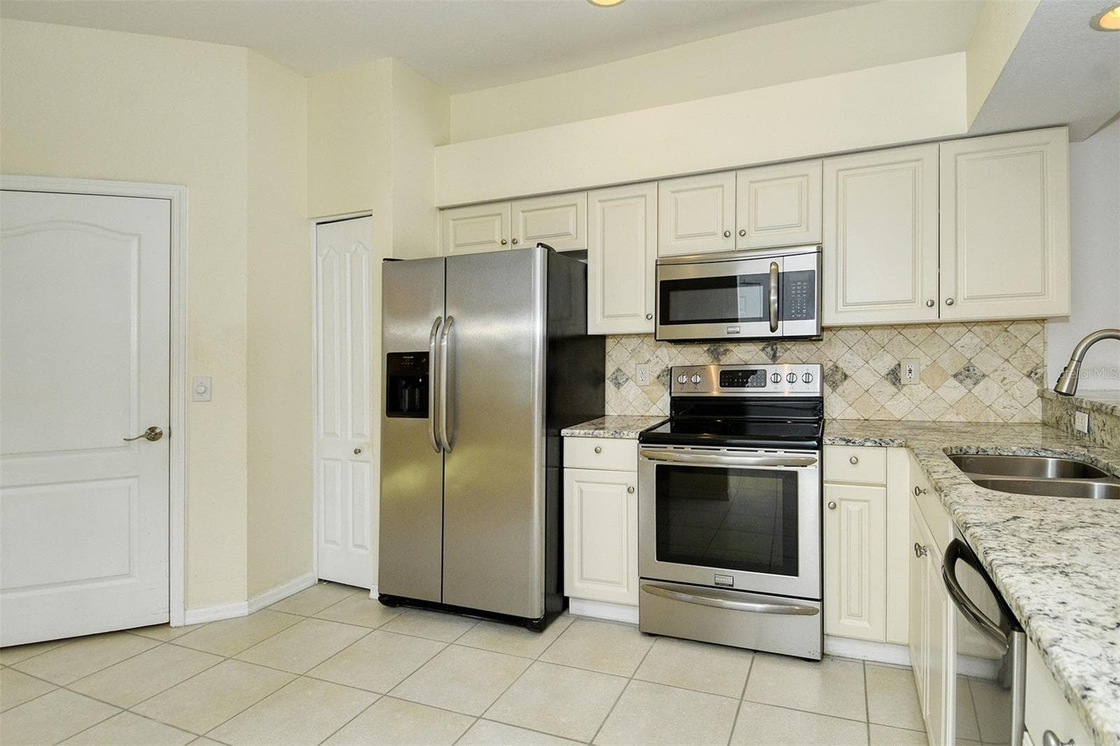 Kitchen - 5126 BLUE ASH AVE, SARASOTA