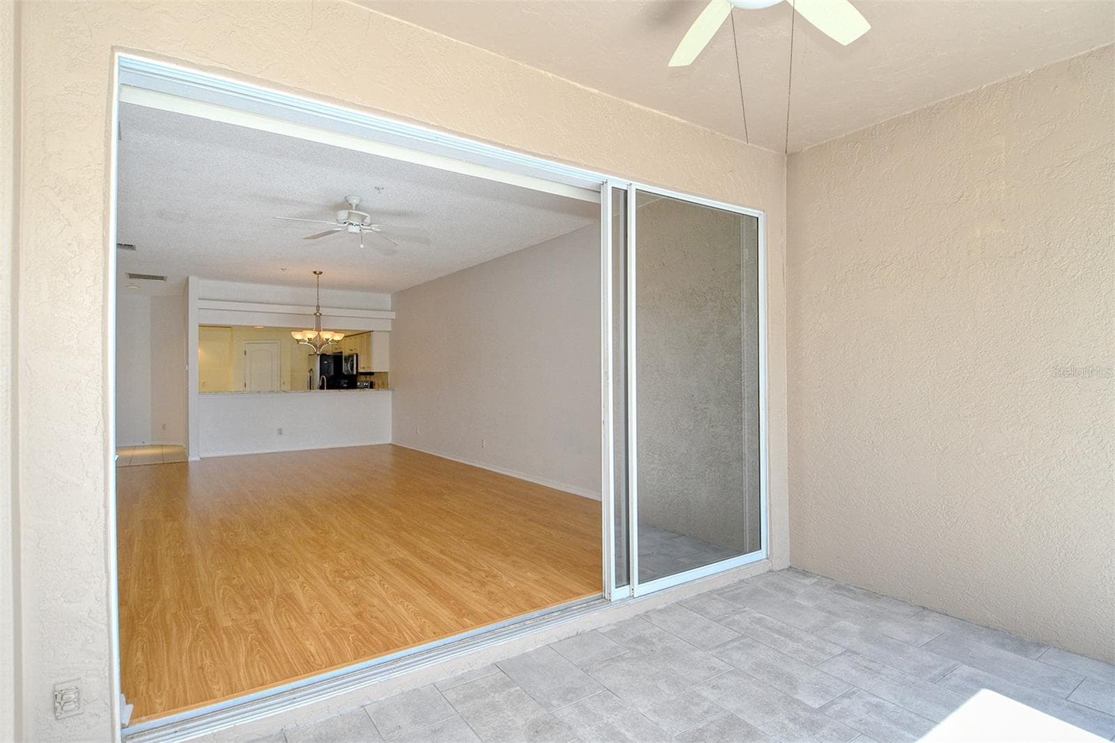 Lanai - 5126 BLUE ASH AVE, SARASOTA