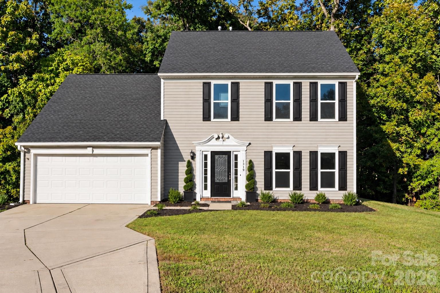 Single Family Residence at 1319 Red Tallen Court, Charlotte, photo 2 of 33