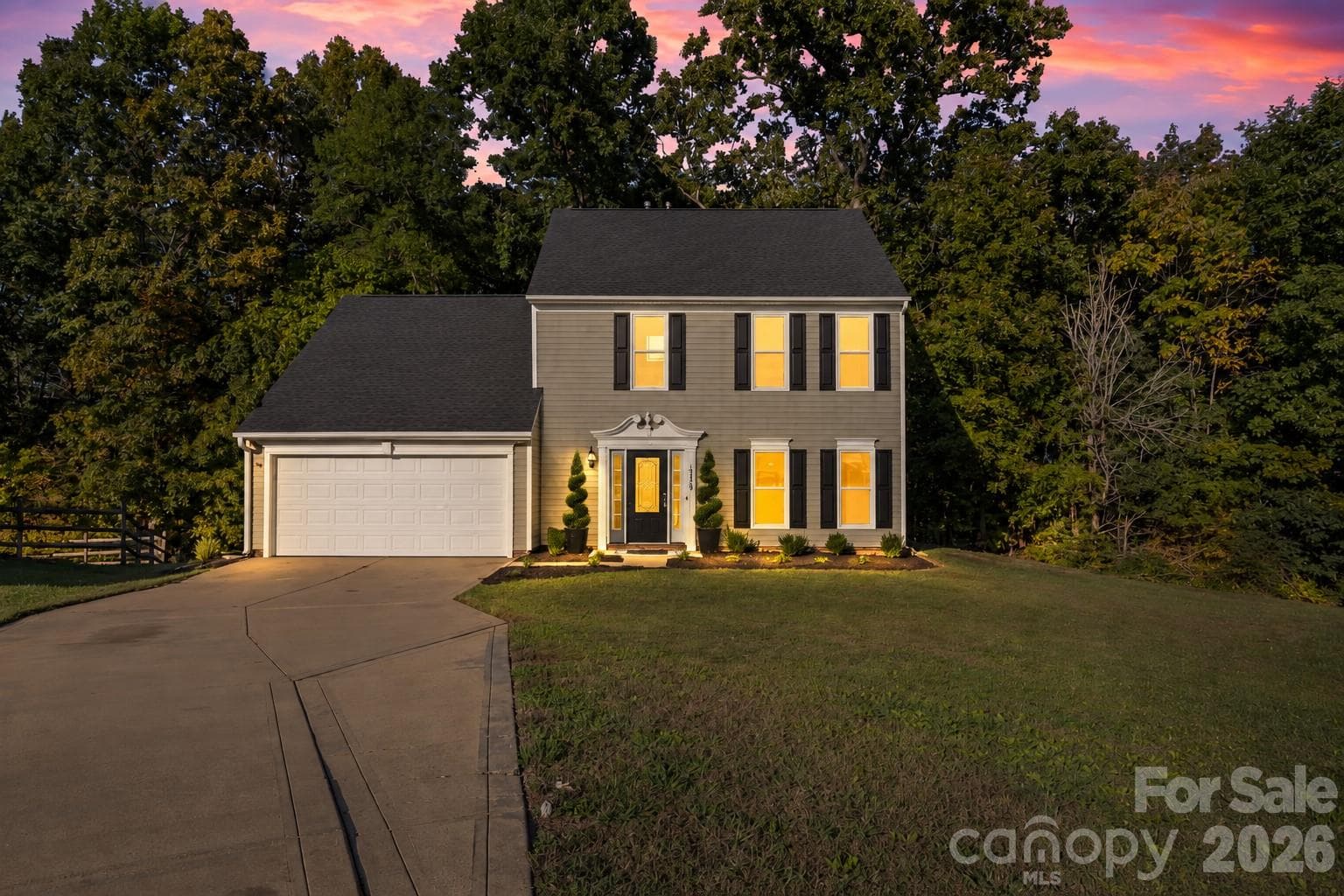 Single Family Residence at 1319 Red Tallen Court, Charlotte, photo 3 of 33