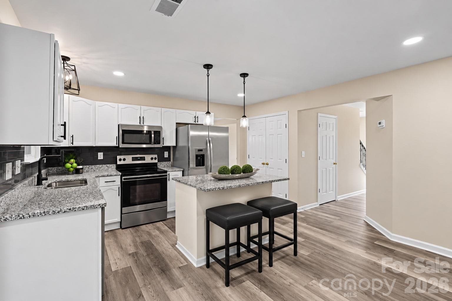 Single Family Residence at 1319 Red Tallen Court, Charlotte, photo 15 of 33