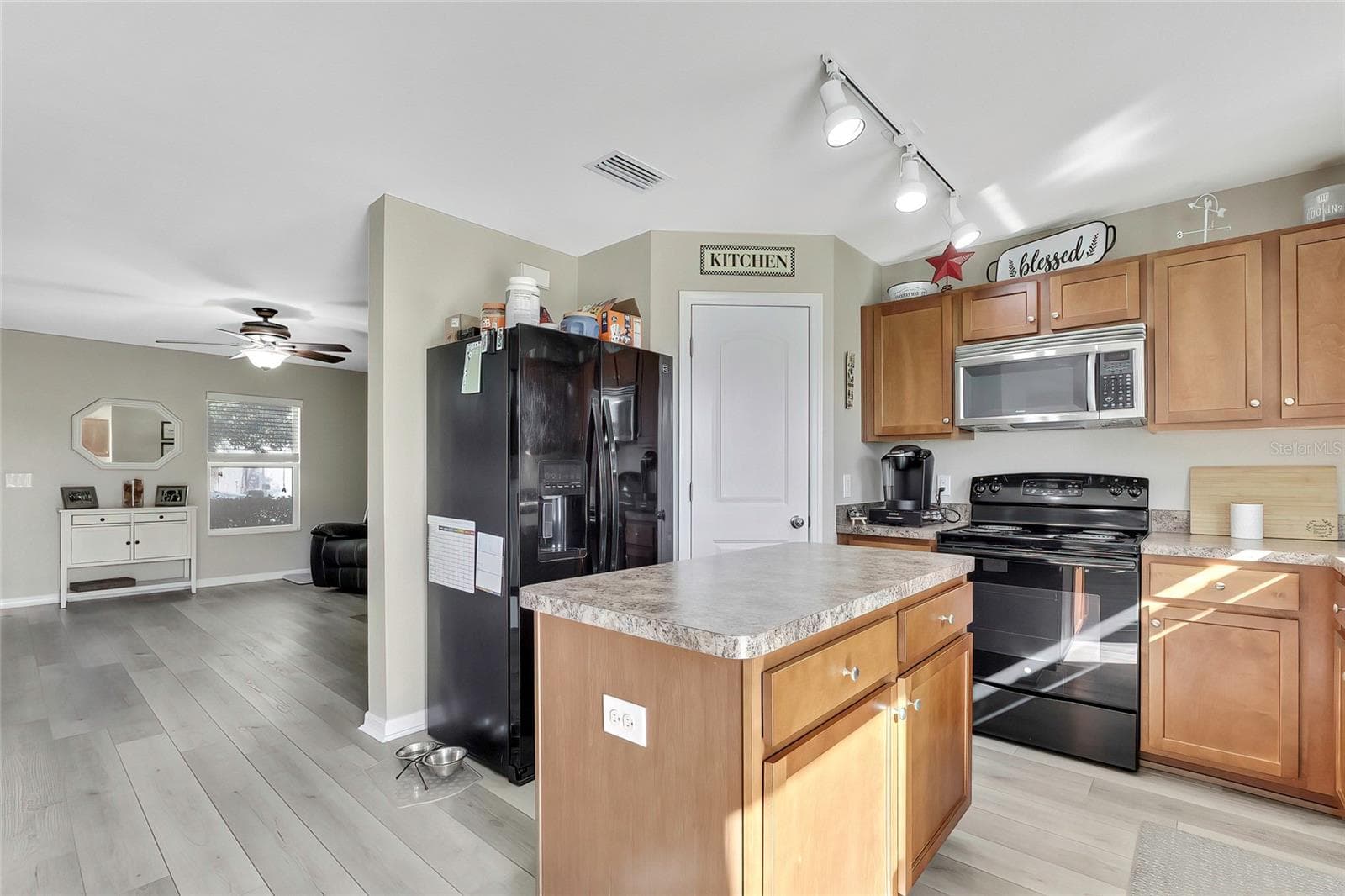 Island Kitchen - 4166 SAND RIDGE BLVD, SPRING HILL