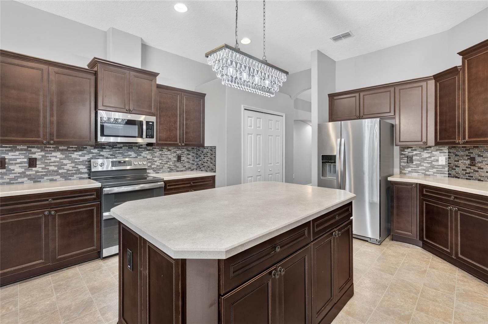 Single Family Residence at 5286 W YEARLING DR, BEVERLY HILLS, photo 12 of 67
