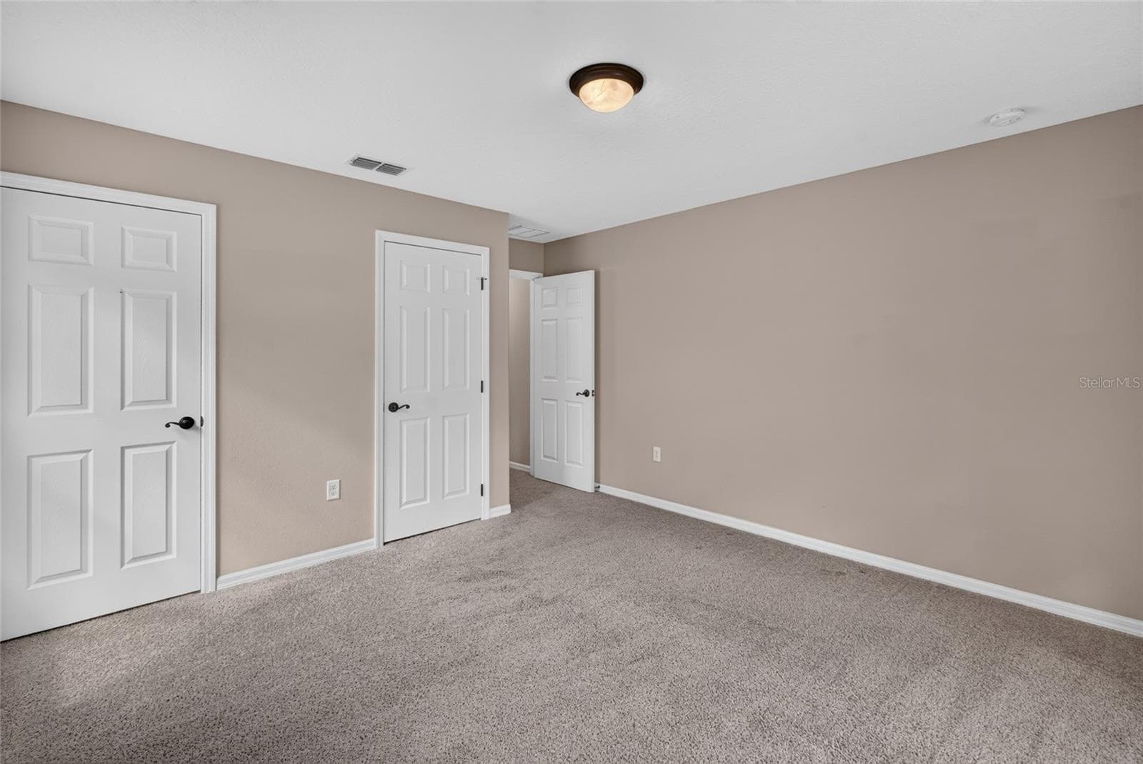 Bedroom with 2 Walkin Closets - 5286 W YEARLING DR, BEVERLY HILLS