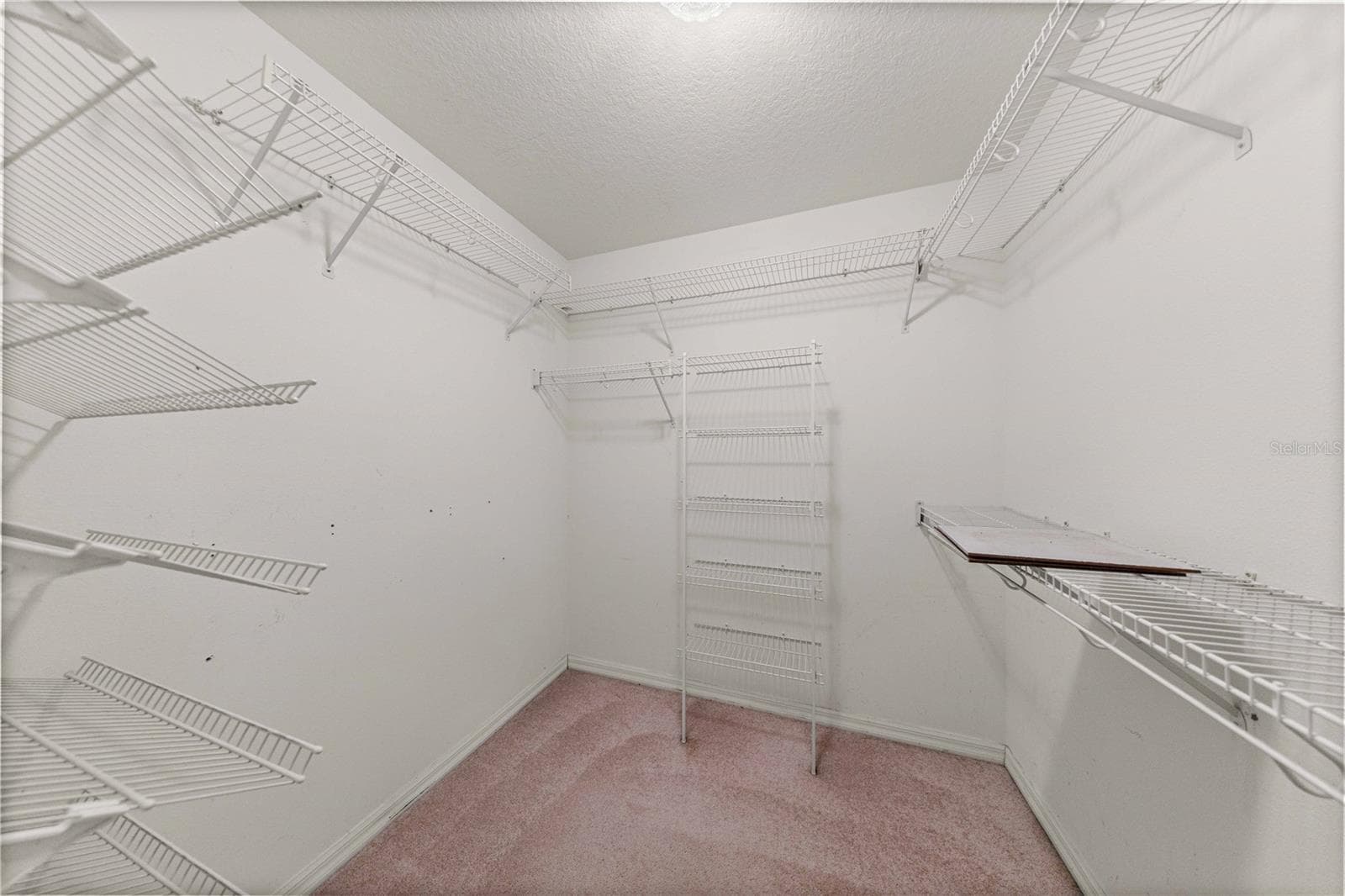 Walk in closet - 7156 NW 11TH ST, OCALA