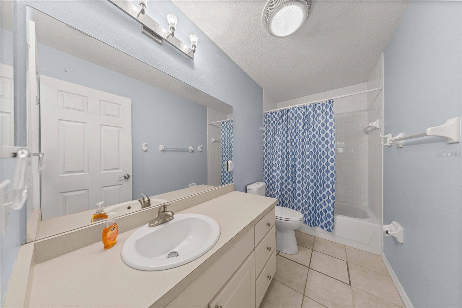 Guest Bathroom - 7156 NW 11TH ST, OCALA