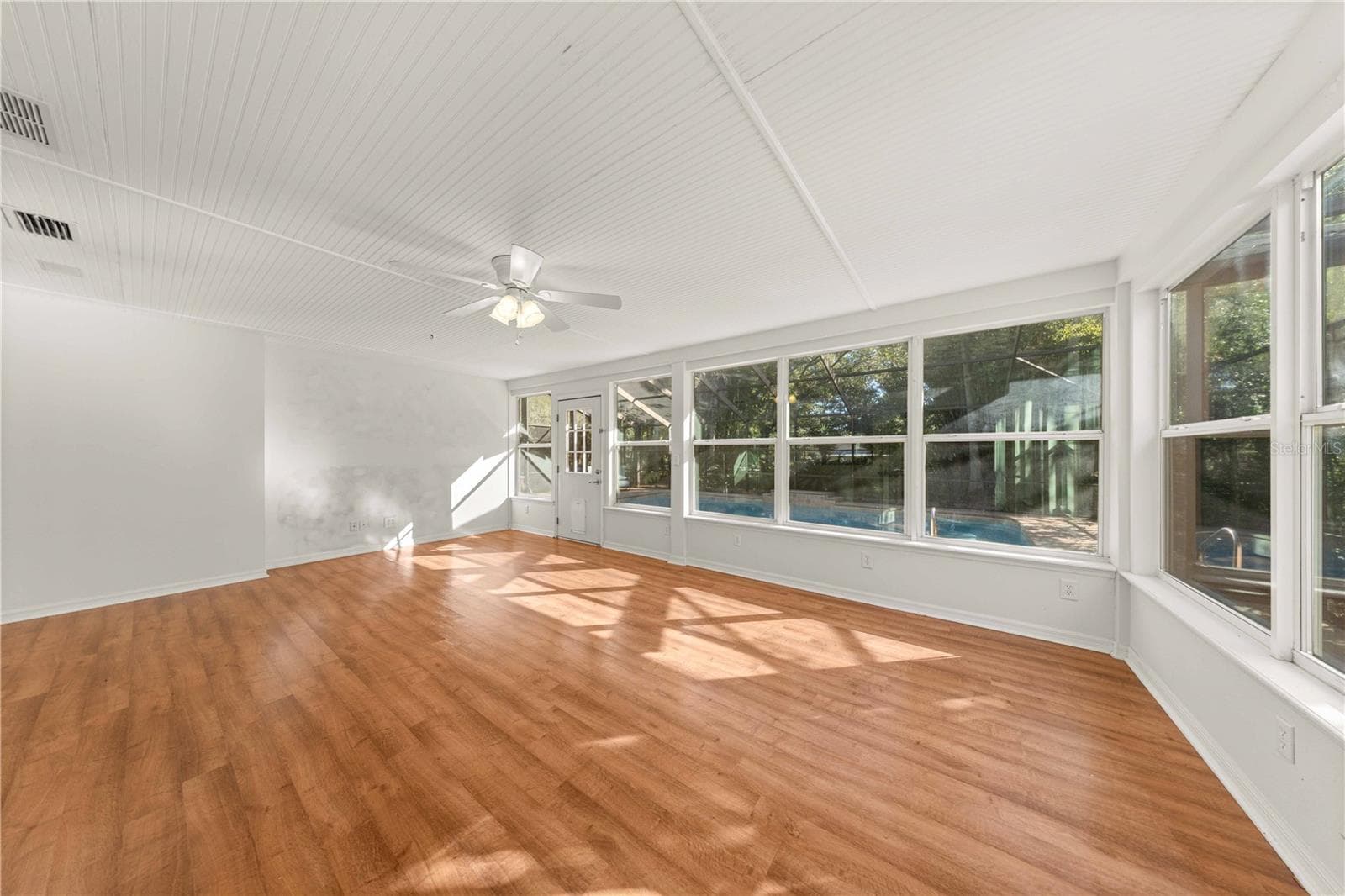 Family/Florida  room - 7156 NW 11TH ST, OCALA