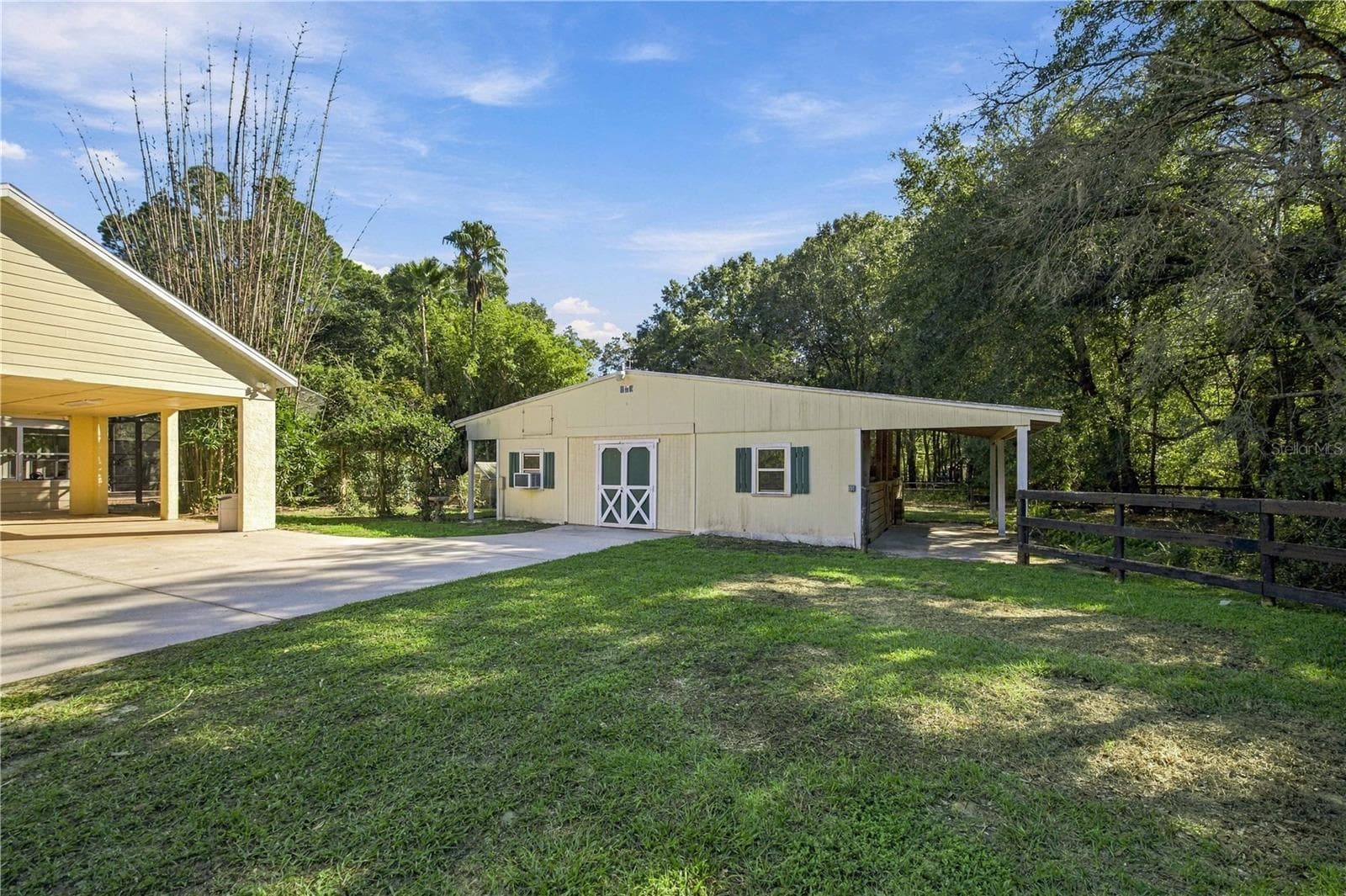 Carport and Barn - 7156 NW 11TH ST, OCALA