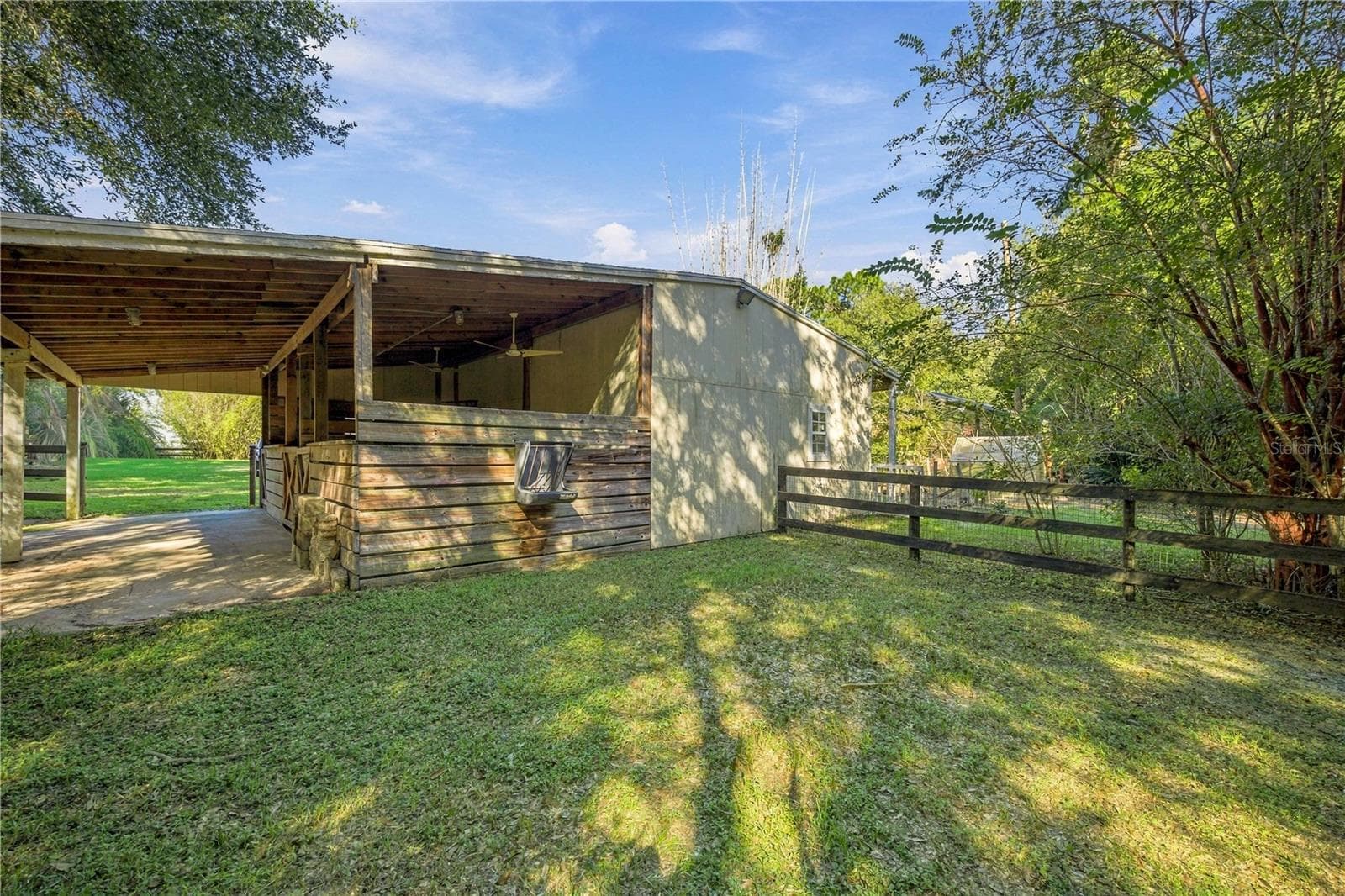 side of barn - 7156 NW 11TH ST, OCALA