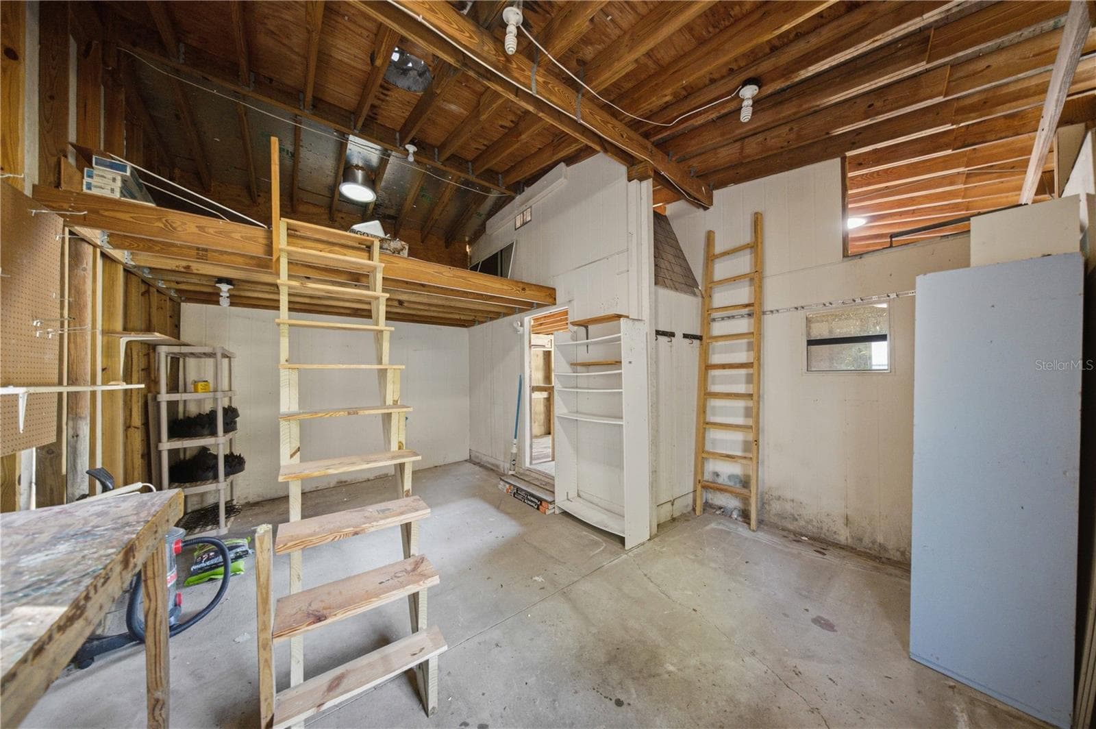 Storage area in barn - 7156 NW 11TH ST, OCALA