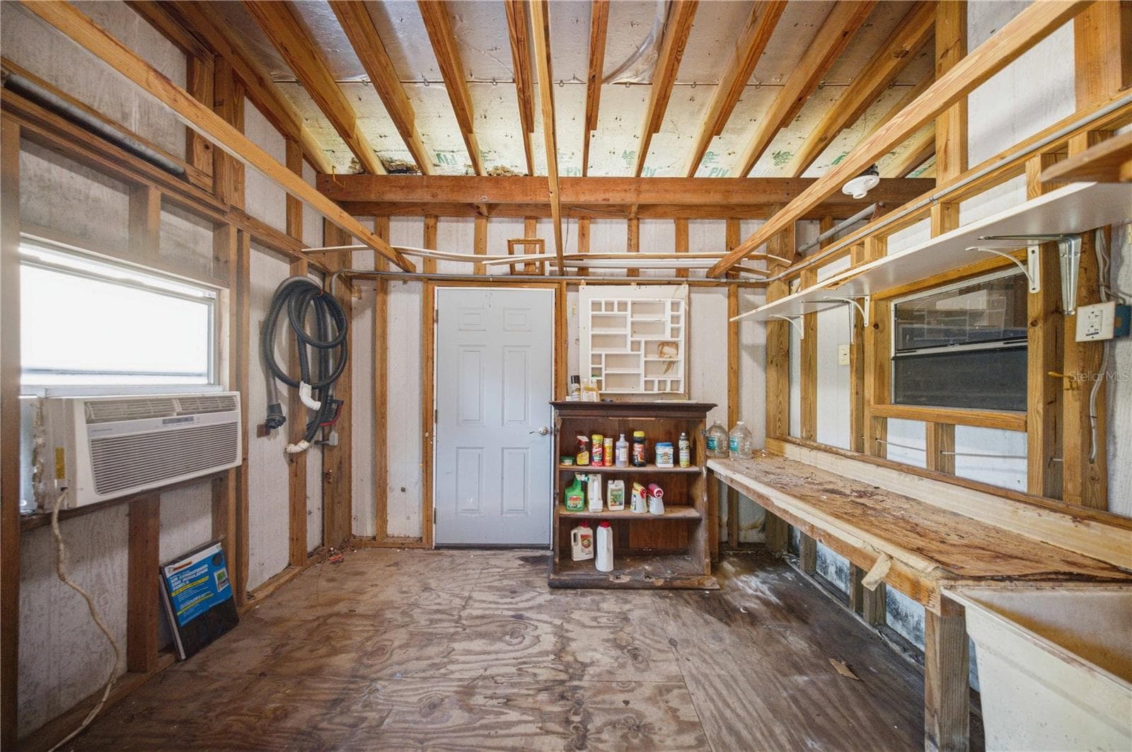 Storage area in barn - 7156 NW 11TH ST, OCALA