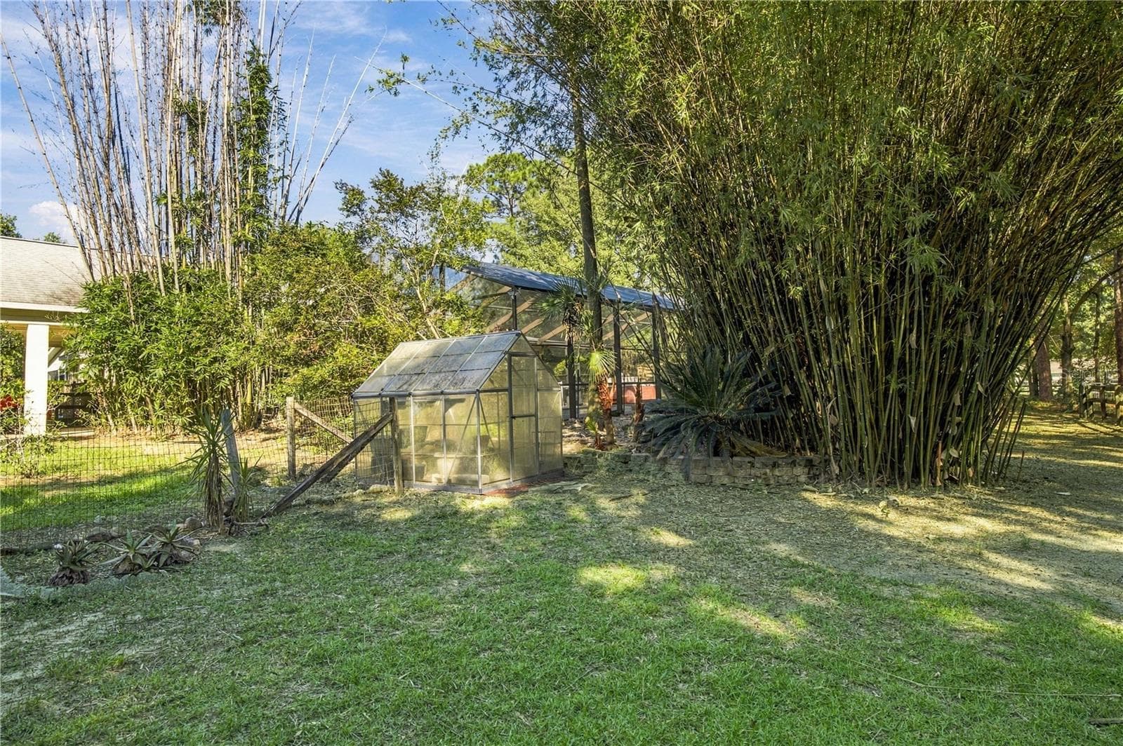 Small green house - 7156 NW 11TH ST, OCALA