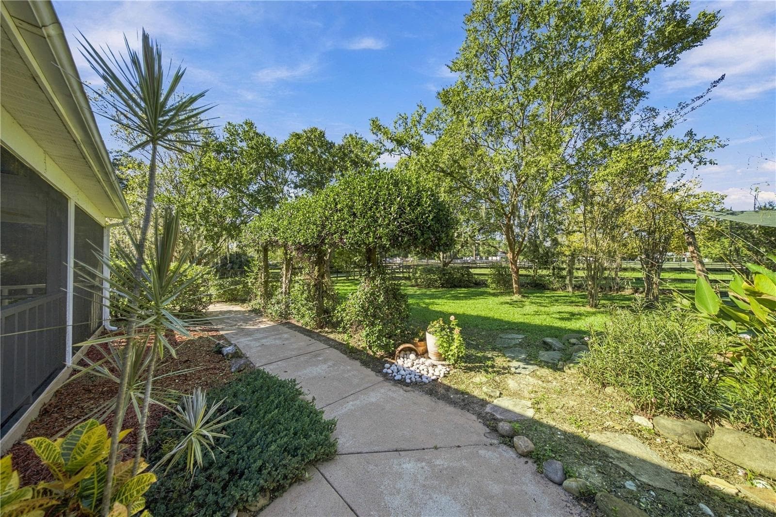 front view - 7156 NW 11TH ST, OCALA