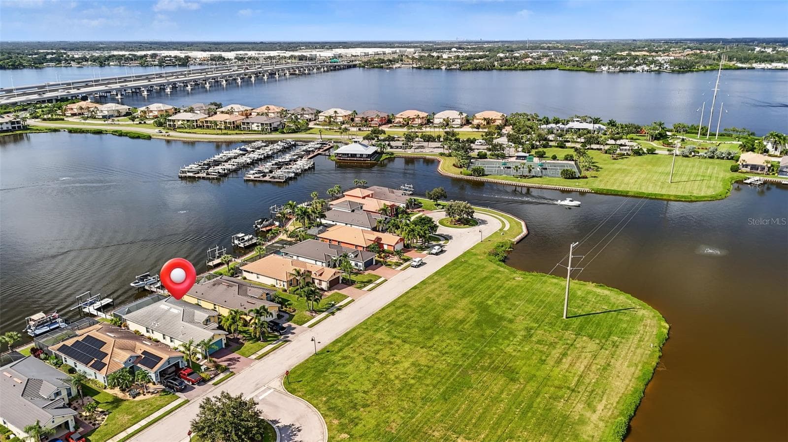 Single Family Residence at 1022 OVERLOOK CT, BRADENTON, photo 10 of 112
