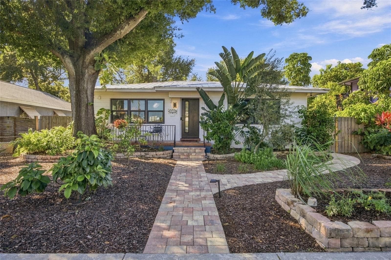 Single Family Residence at 1926 BURLINGTON AVE N, ST PETERSBURG, photo 2 of 58
