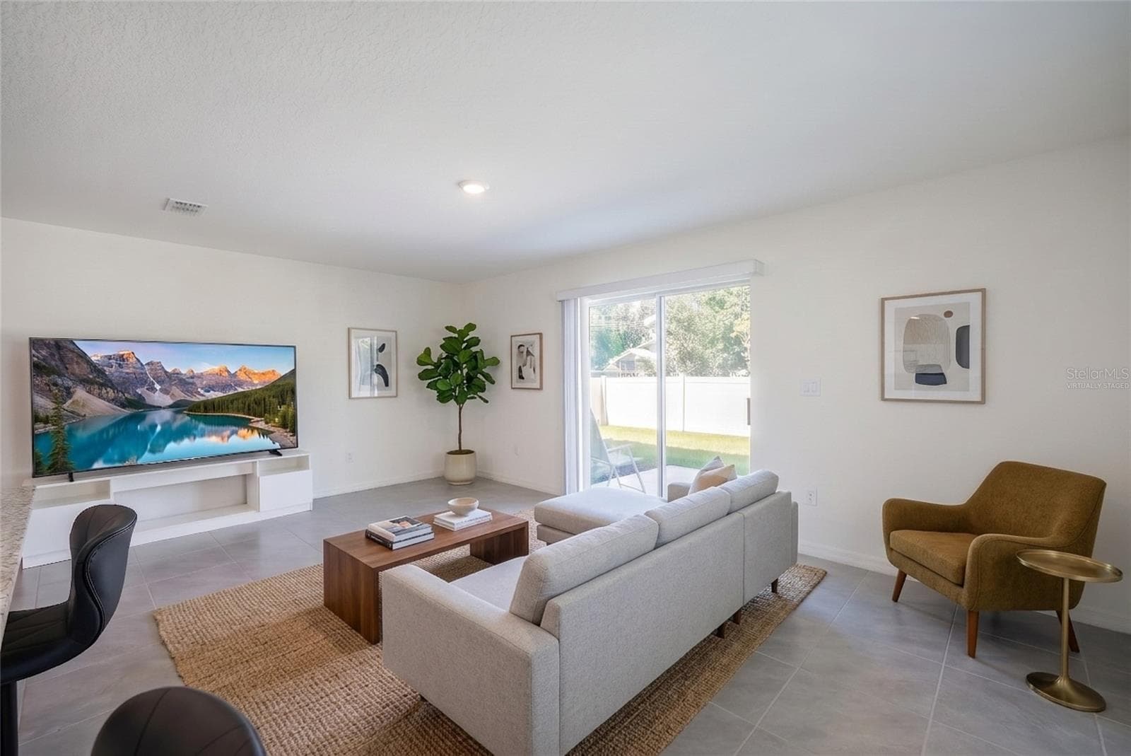 Virtually Staged - 662 MOSCATO DR, HOLLY HILL