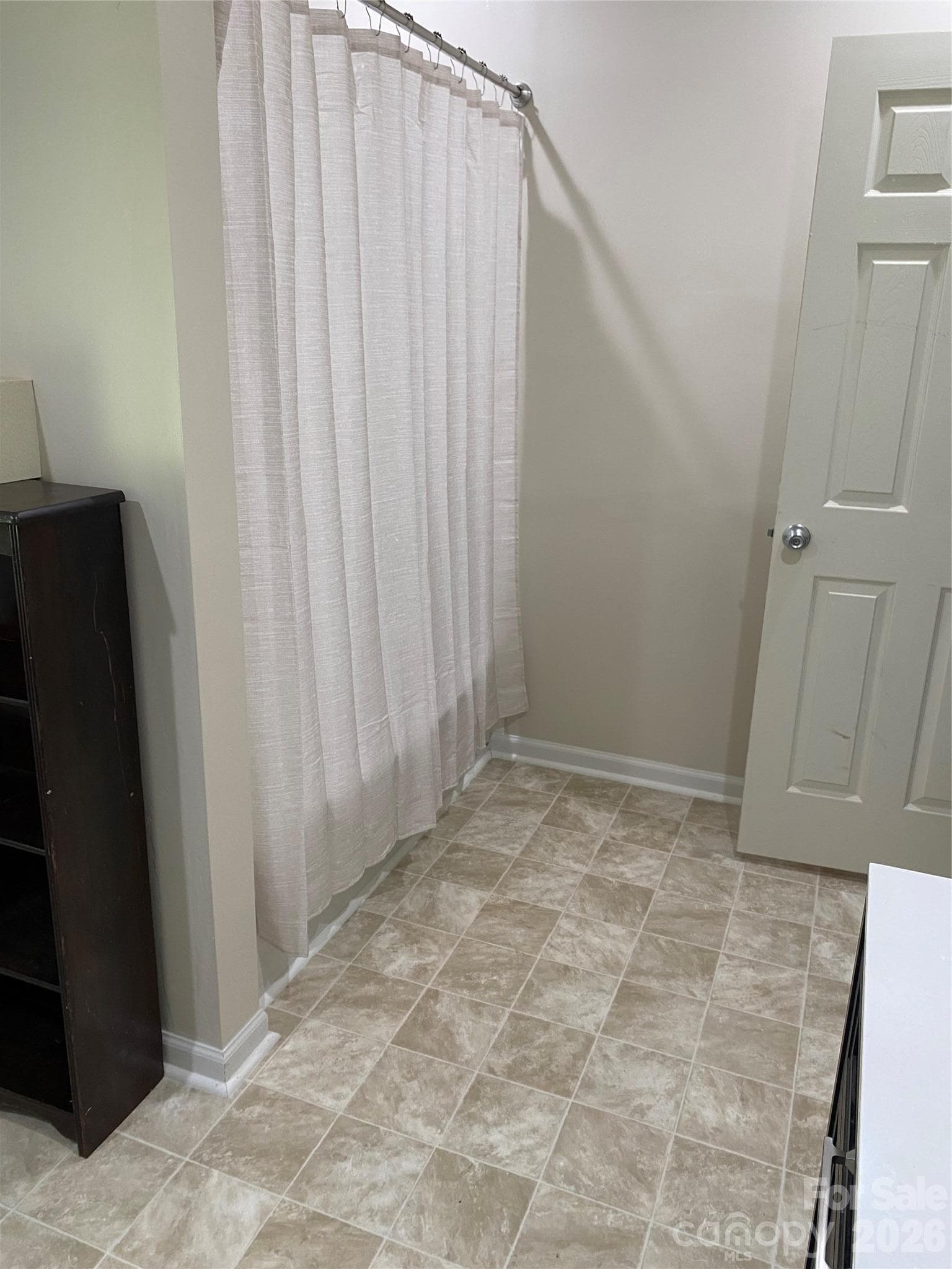 primary bath - 140 High Ridge Circle, Maiden